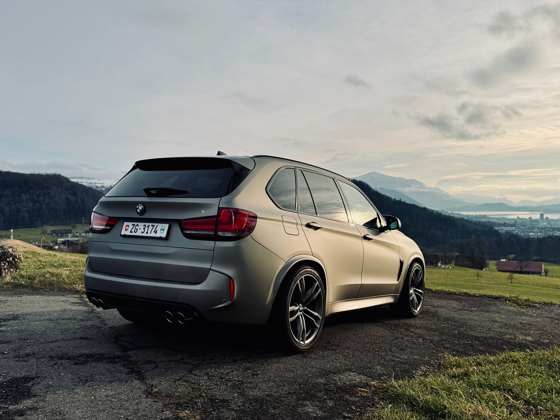 BMW X5M-image-2