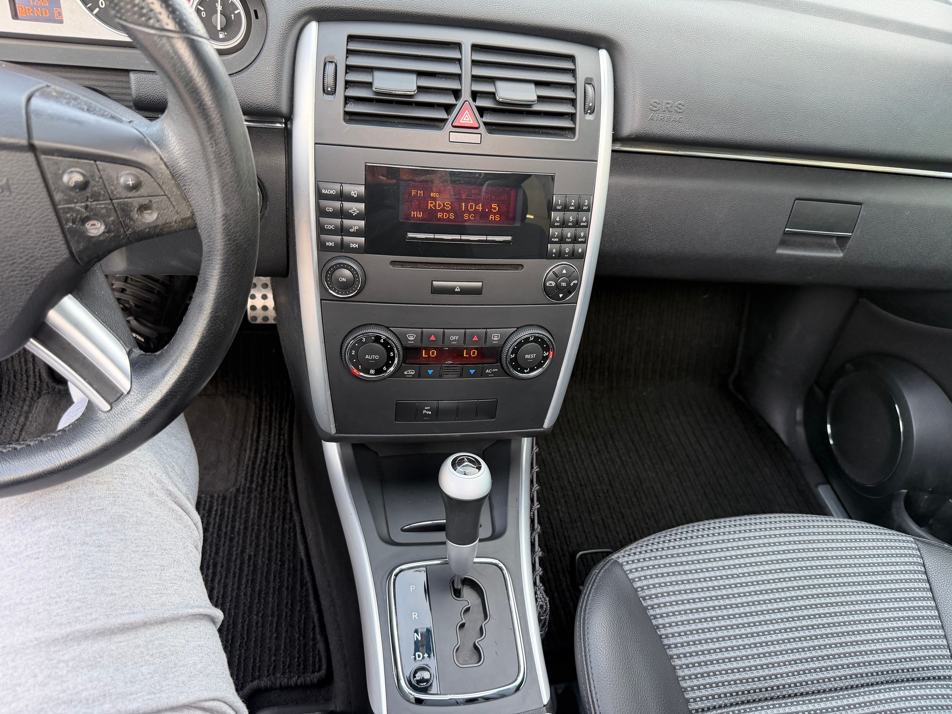 MERCEDES-BENZ B 200-image-14