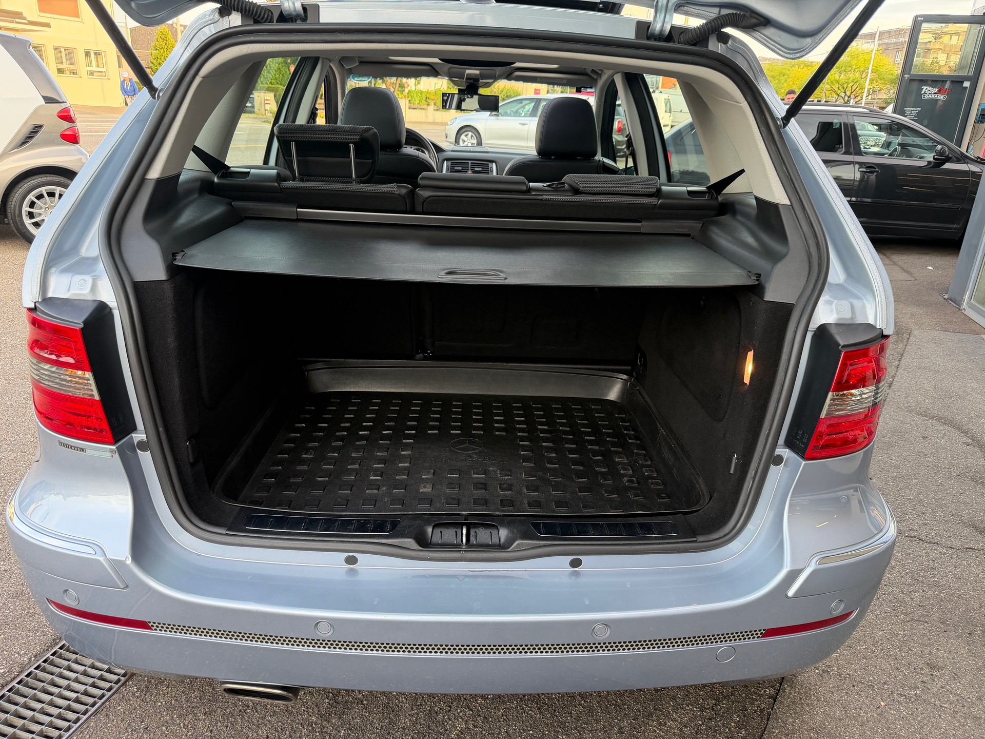 MERCEDES-BENZ B 200-image-8