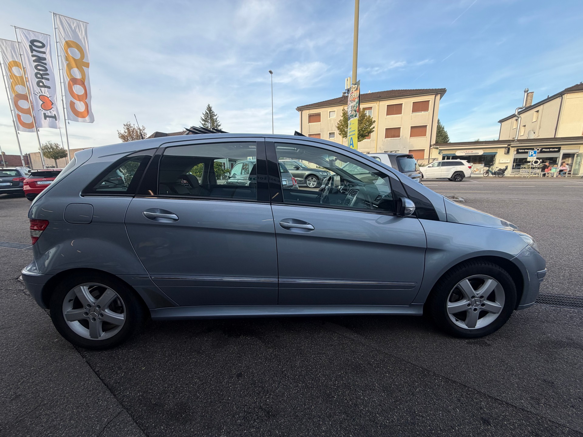 MERCEDES-BENZ B 200-image-5