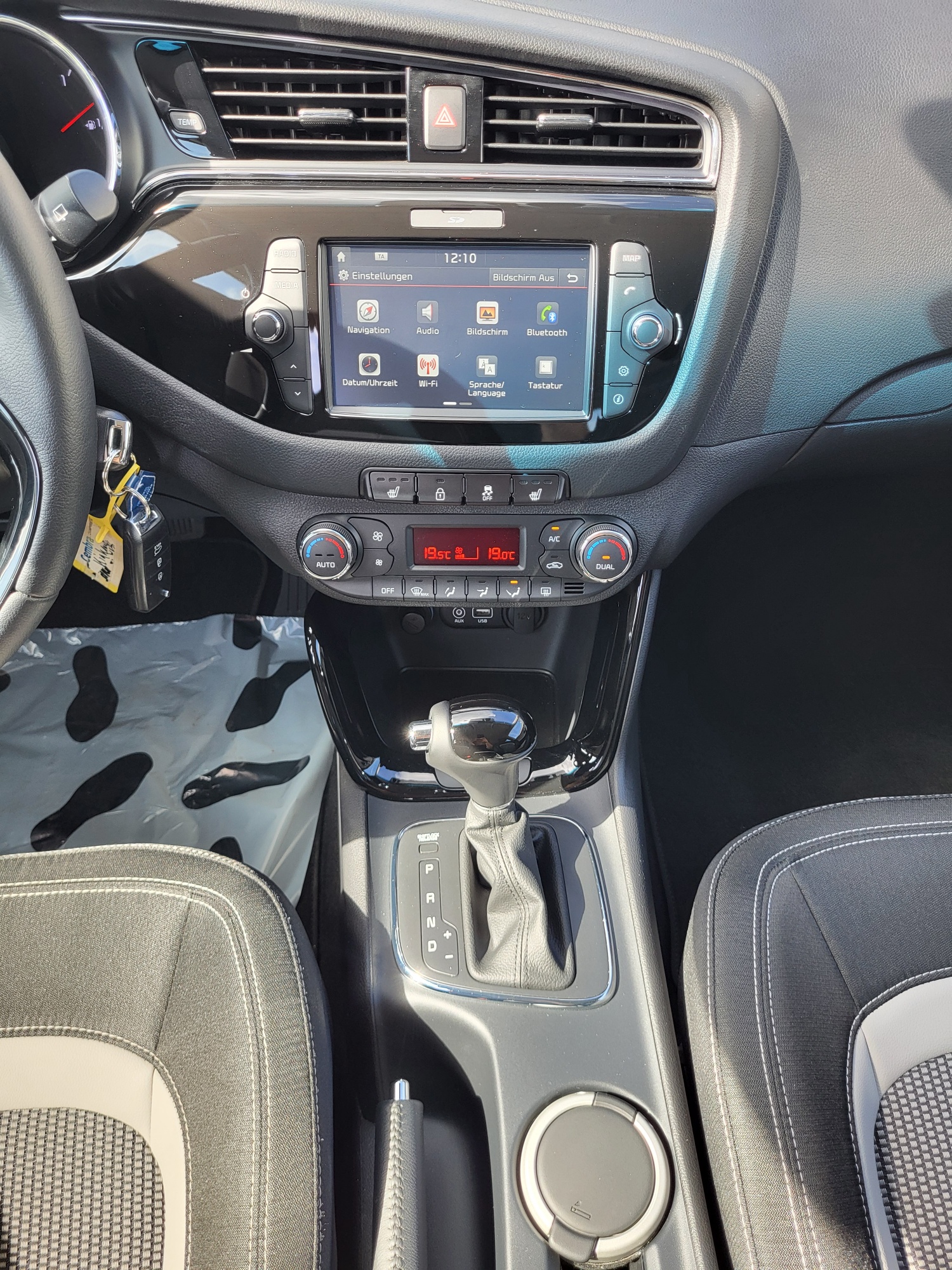 KIA Cee'd Sportswagon 1.6 GDi Swiss Champion DCT-image-7