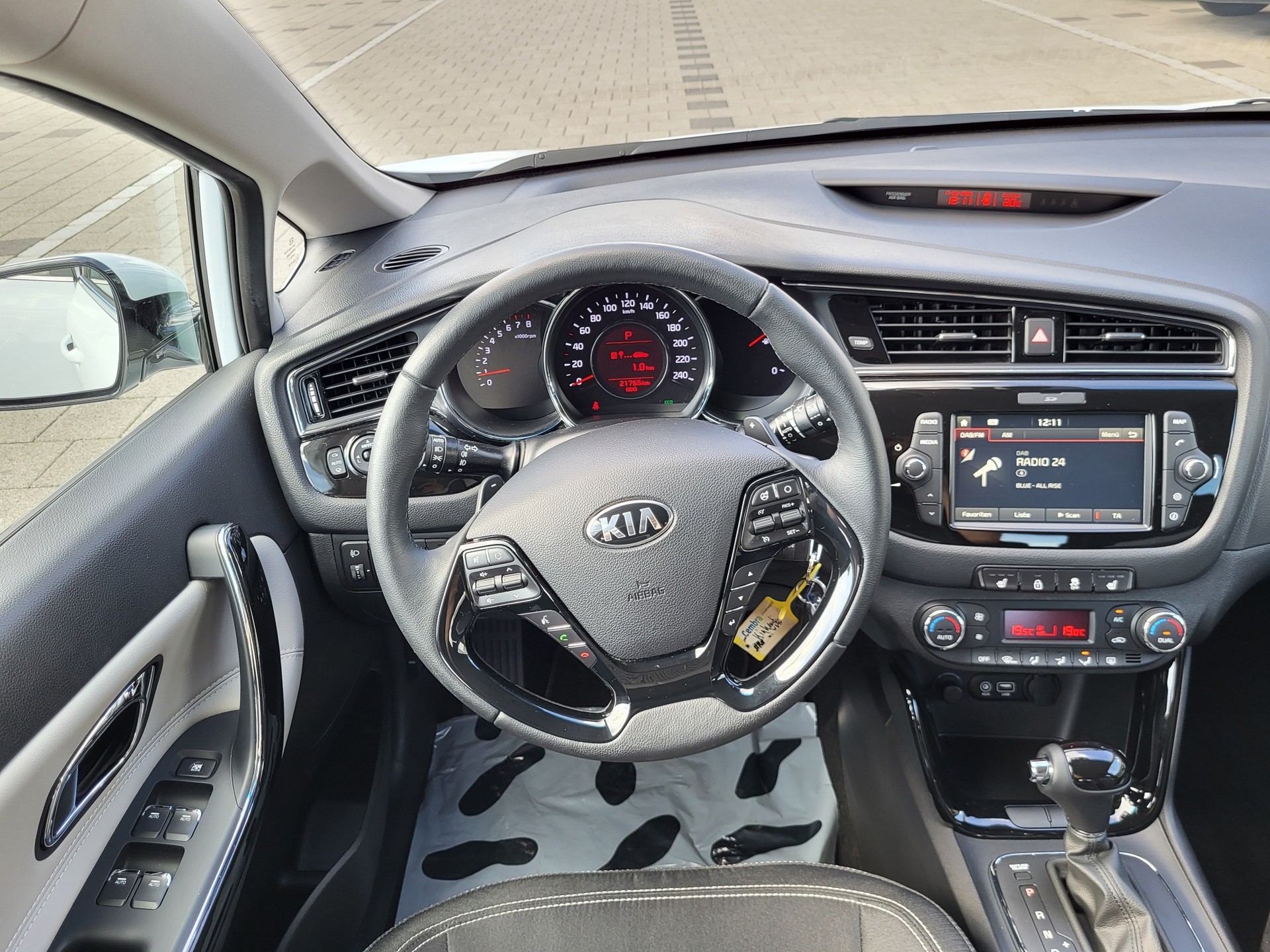 KIA Cee'd Sportswagon 1.6 GDi Swiss Champion DCT-image-9