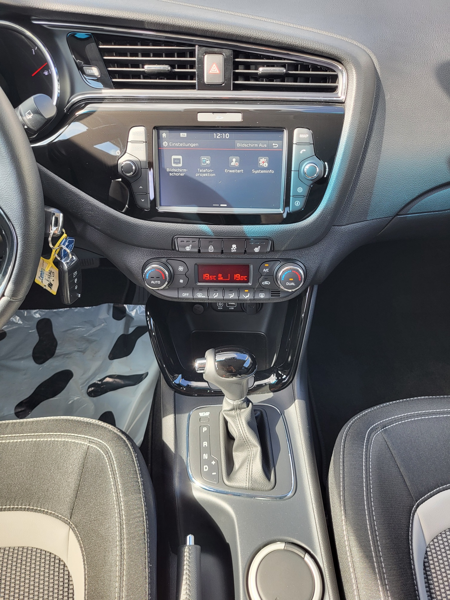 KIA Cee'd Sportswagon 1.6 GDi Swiss Champion DCT-image-8