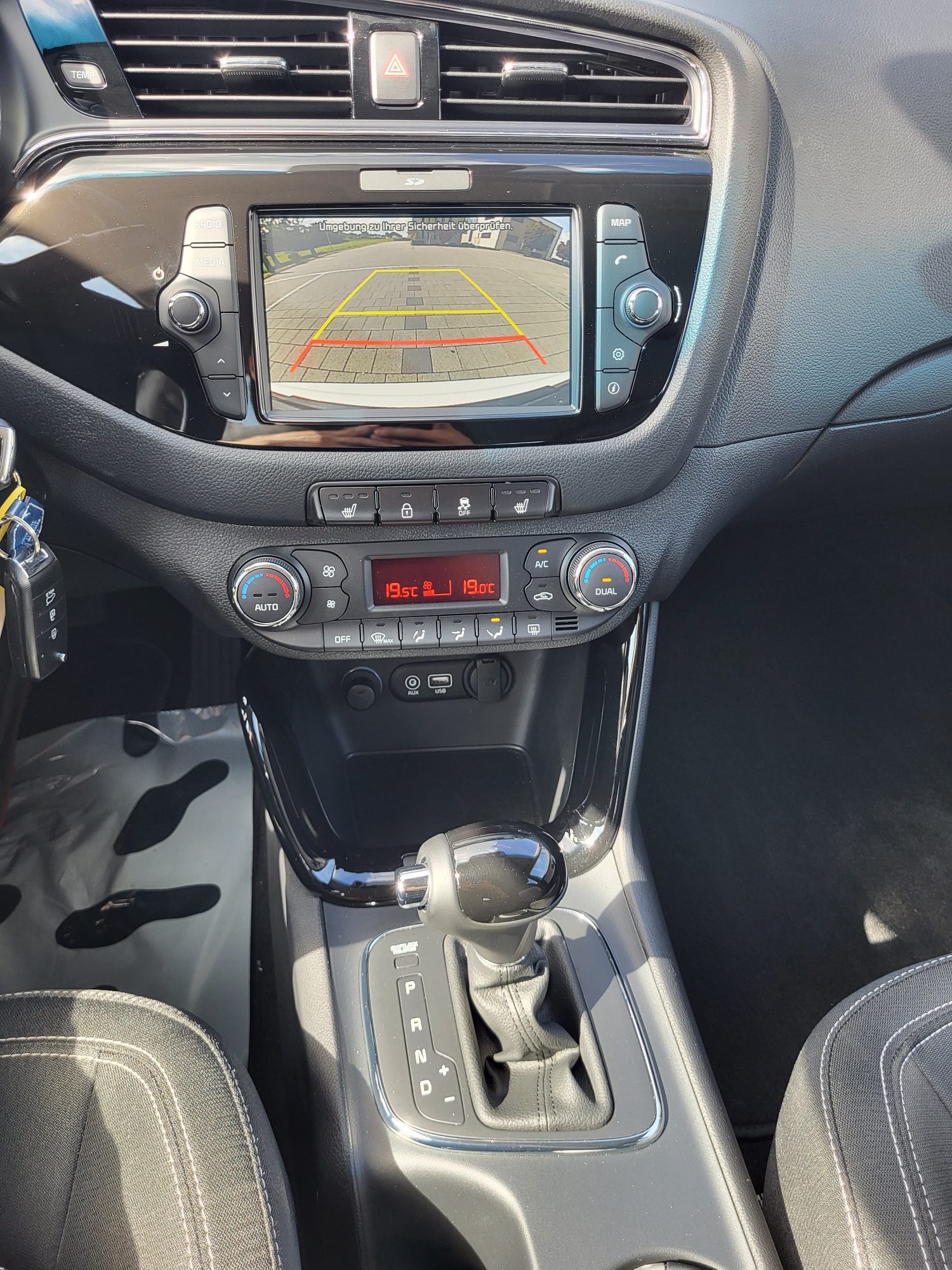 KIA Cee'd Sportswagon 1.6 GDi Swiss Champion DCT-image-6