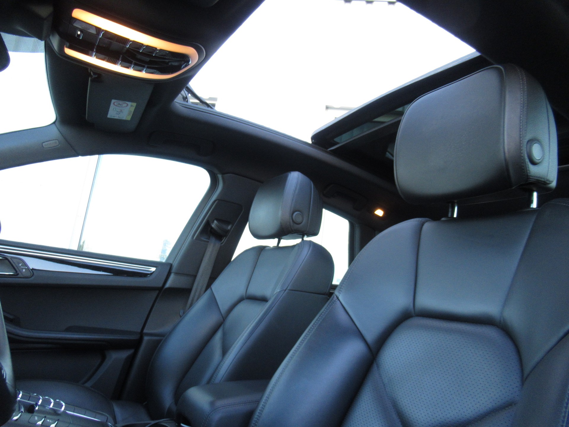 PORSCHE Macan S PDK-image-11