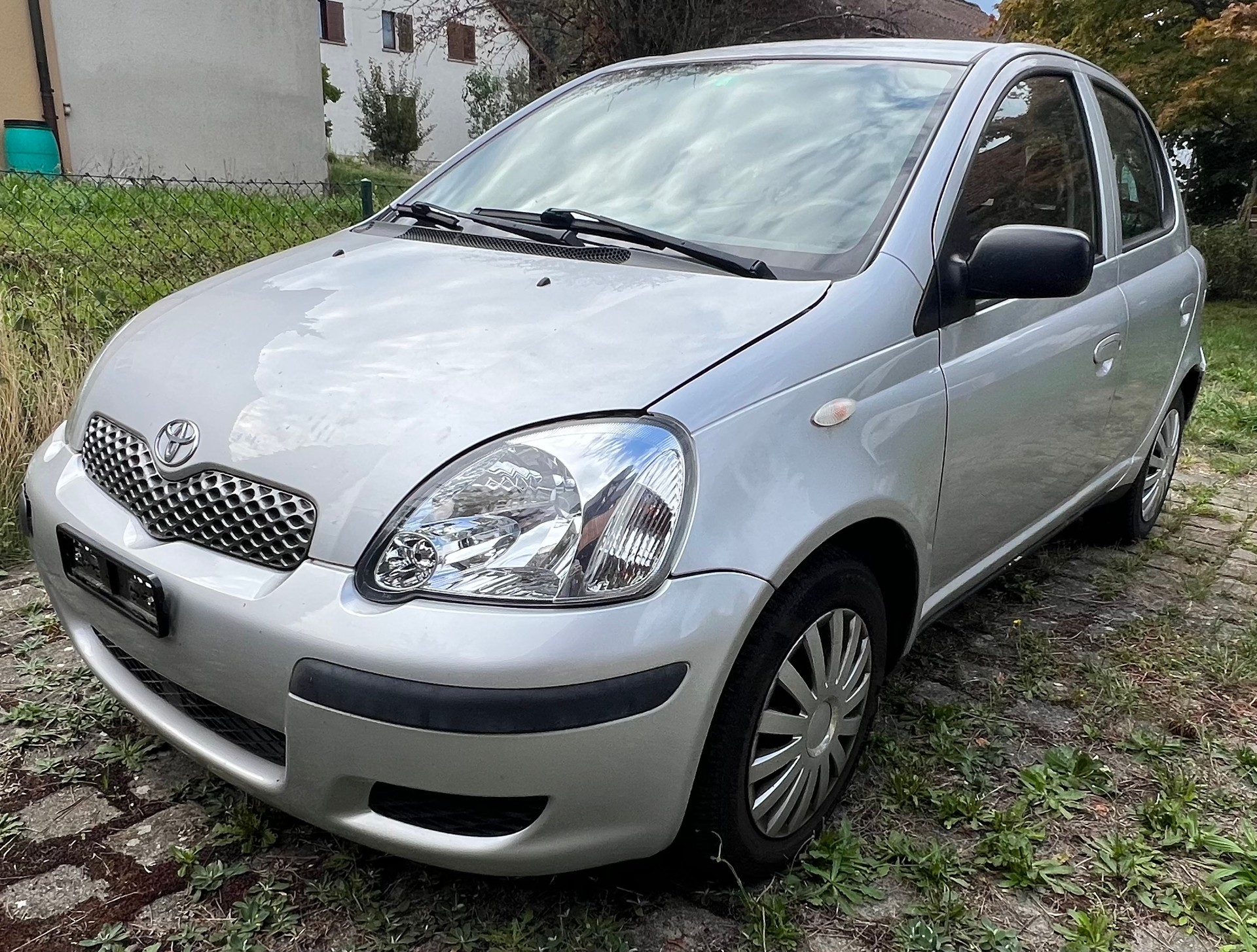 TOYOTA Yaris 1.0 Linea Sol-image-2