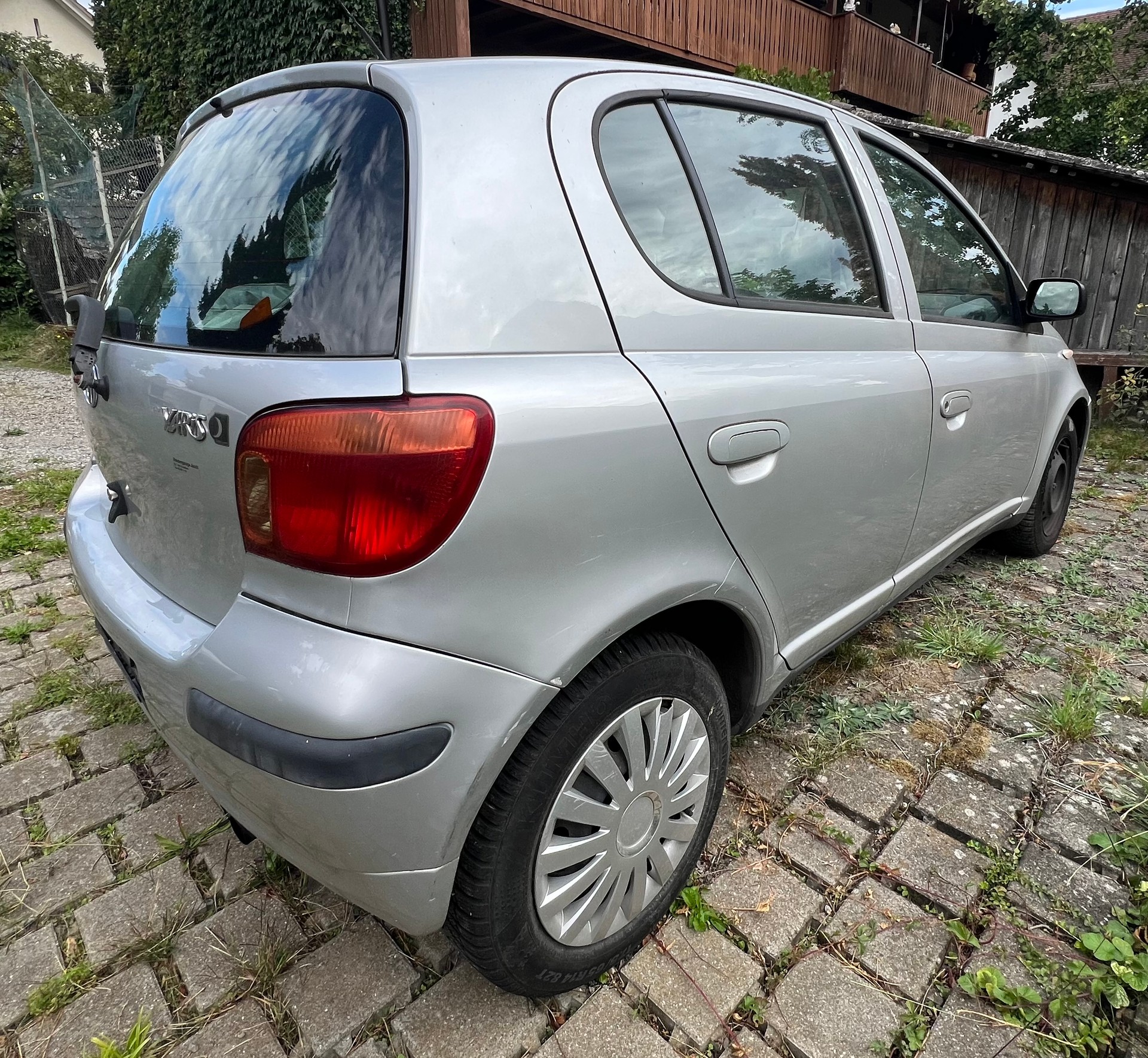 TOYOTA Yaris 1.0 Linea Sol-image-3
