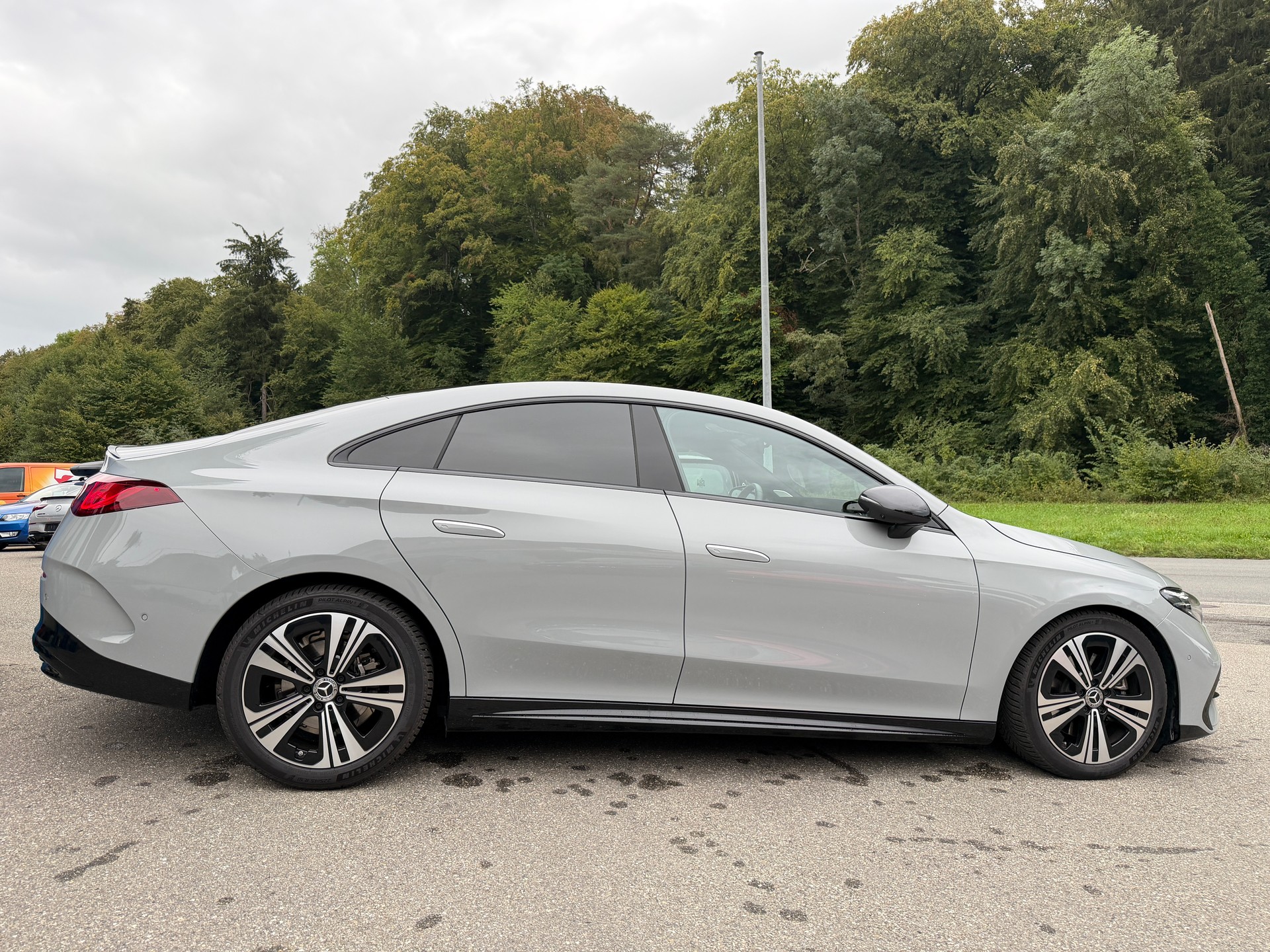 MERCEDES-BENZ CLA 220 8G-DCT 4Matic AMG Line-image-2