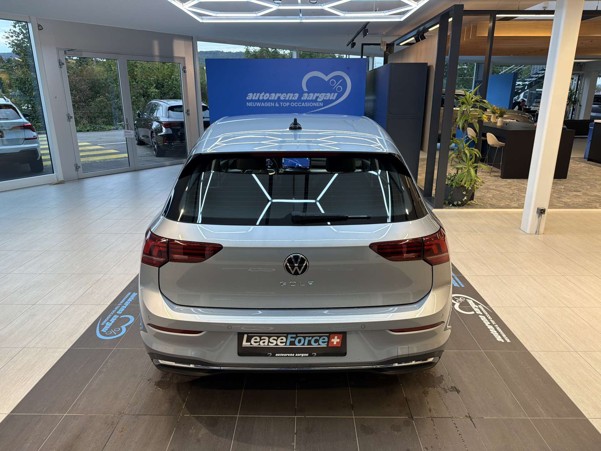 VW Golf 2.0 TDi Style DSG-Automat-image-12