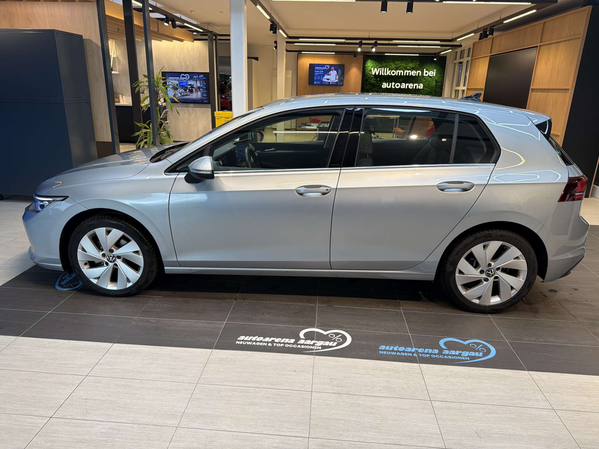 VW Golf 2.0 TDi Style DSG-Automat-image-13