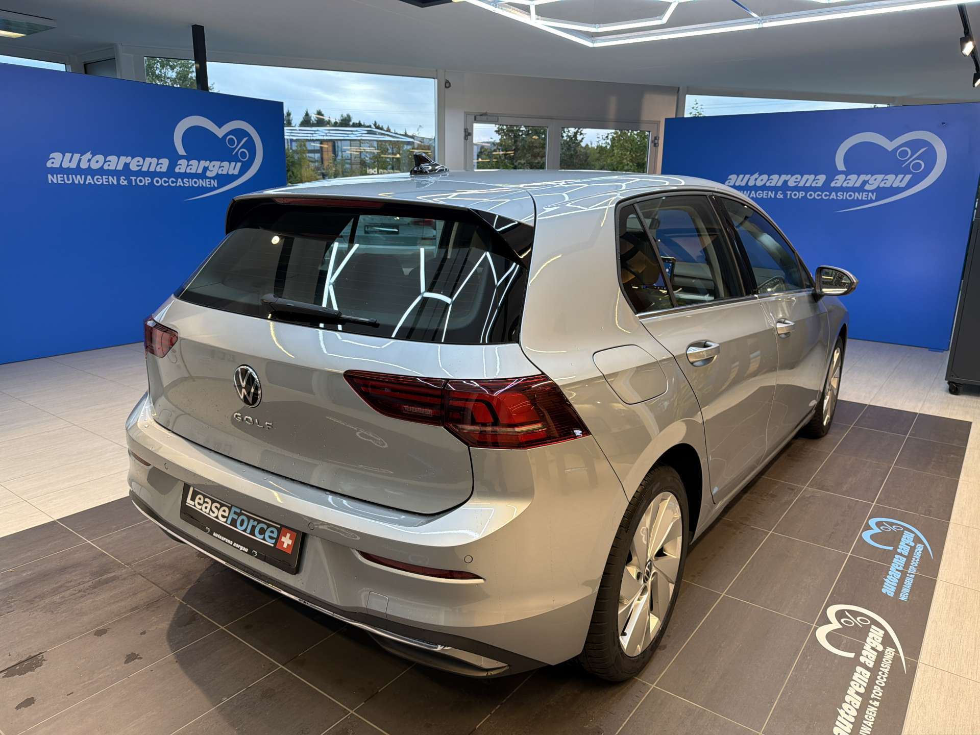 VW Golf 2.0 TDi Style DSG-Automat-image-2