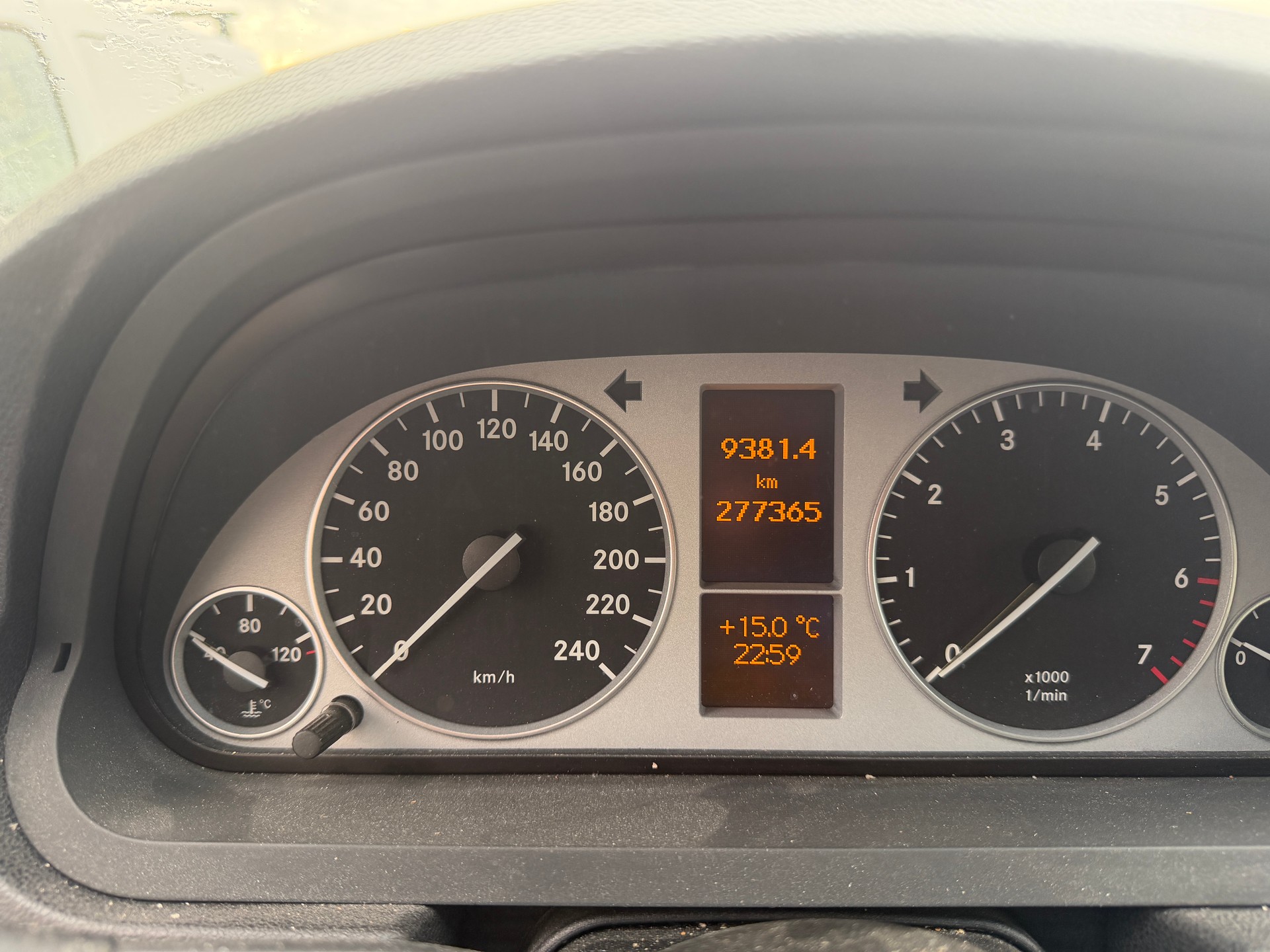 MERCEDES-BENZ B 170-image-12