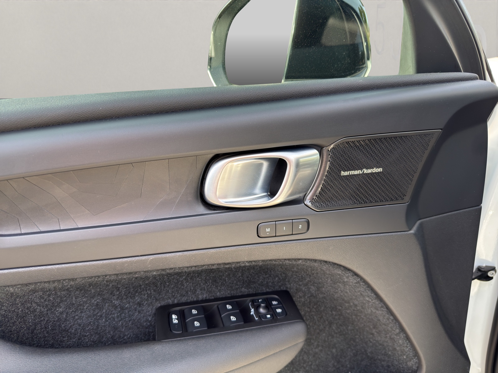 VOLVO XC40 P8 Twin Ultimate AWD-image-7