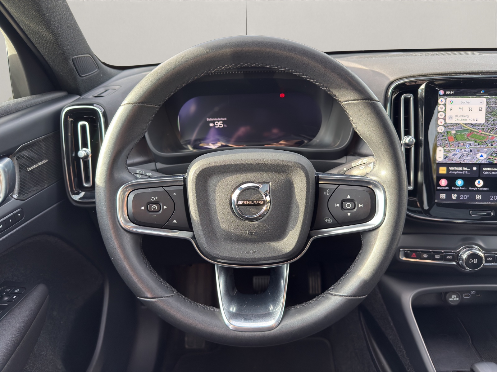 VOLVO XC40 P8 Twin Ultimate AWD-image-14