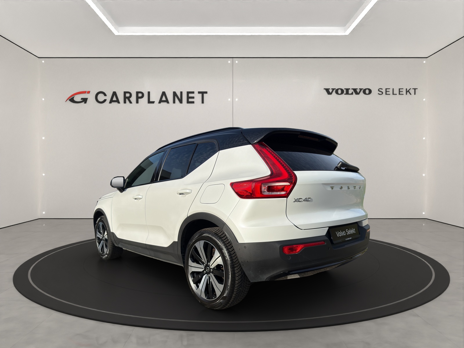 VOLVO XC40 P8 Twin Ultimate AWD-image-3