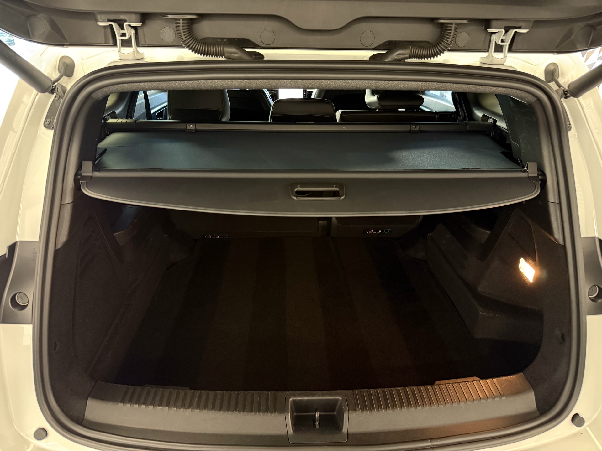 RENAULT Espace 1.2 E-Tech 200 Esprit Alpine 5-Sitze-image-11