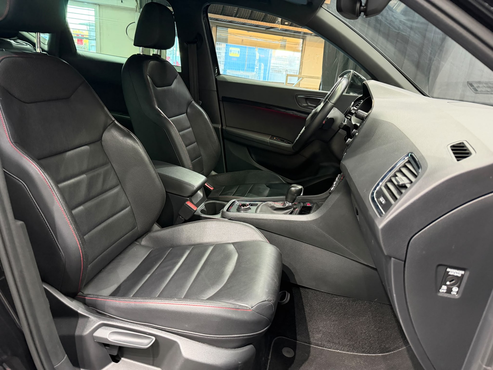 SEAT Ateca 2.0 TSI FR 4Drive DSG-image-17