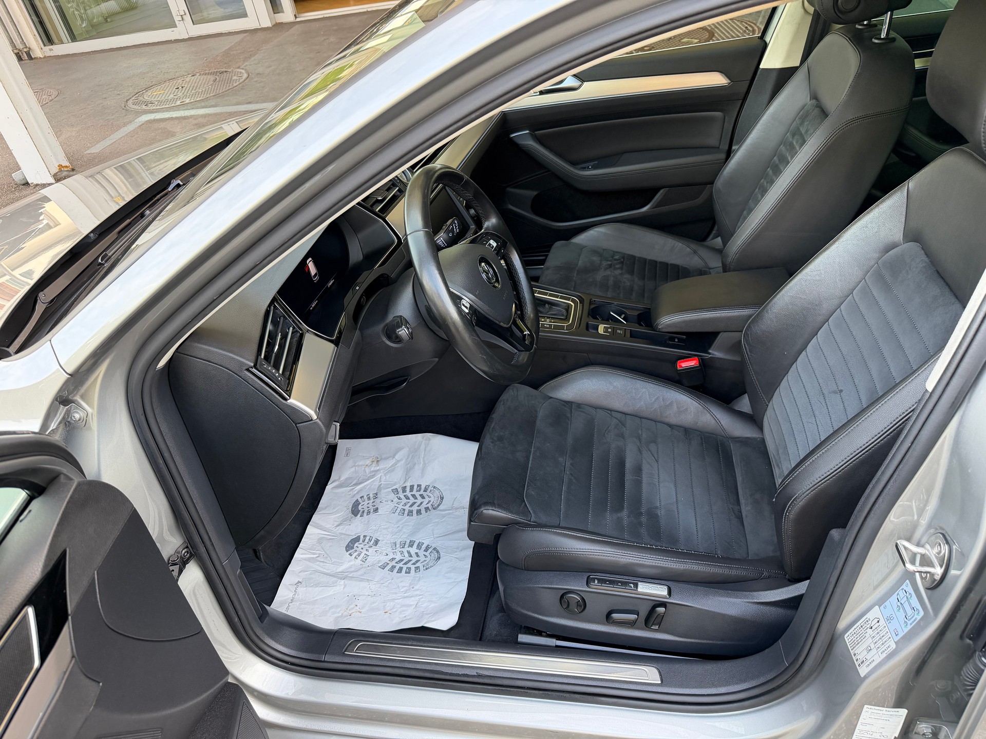 VW Passat Variant 2.0 TSI BMT Highline 4Motion DSG-image-11