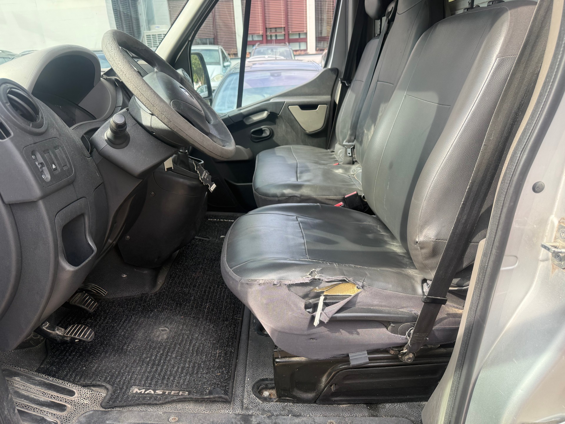 RENAULT Master T33 2.3dCi L2H2-image-10