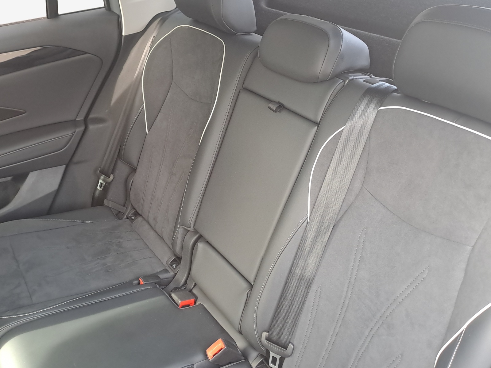 VW Tiguan 2.0 TSI DSG Elegance 4Motion-image-11