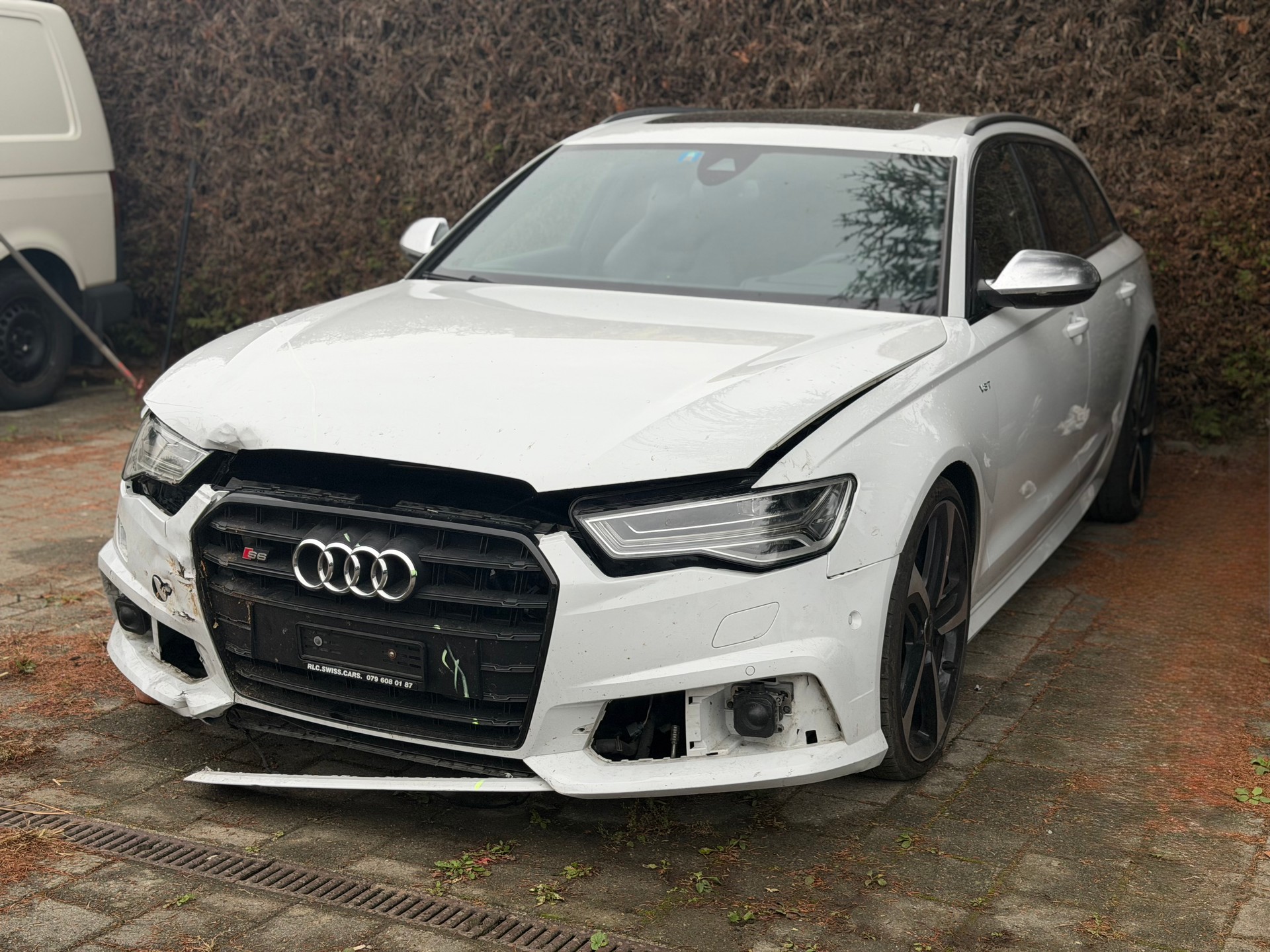 AUDI S6 Avant 4.0 TFSI V8 quattro S-tronic-image-1