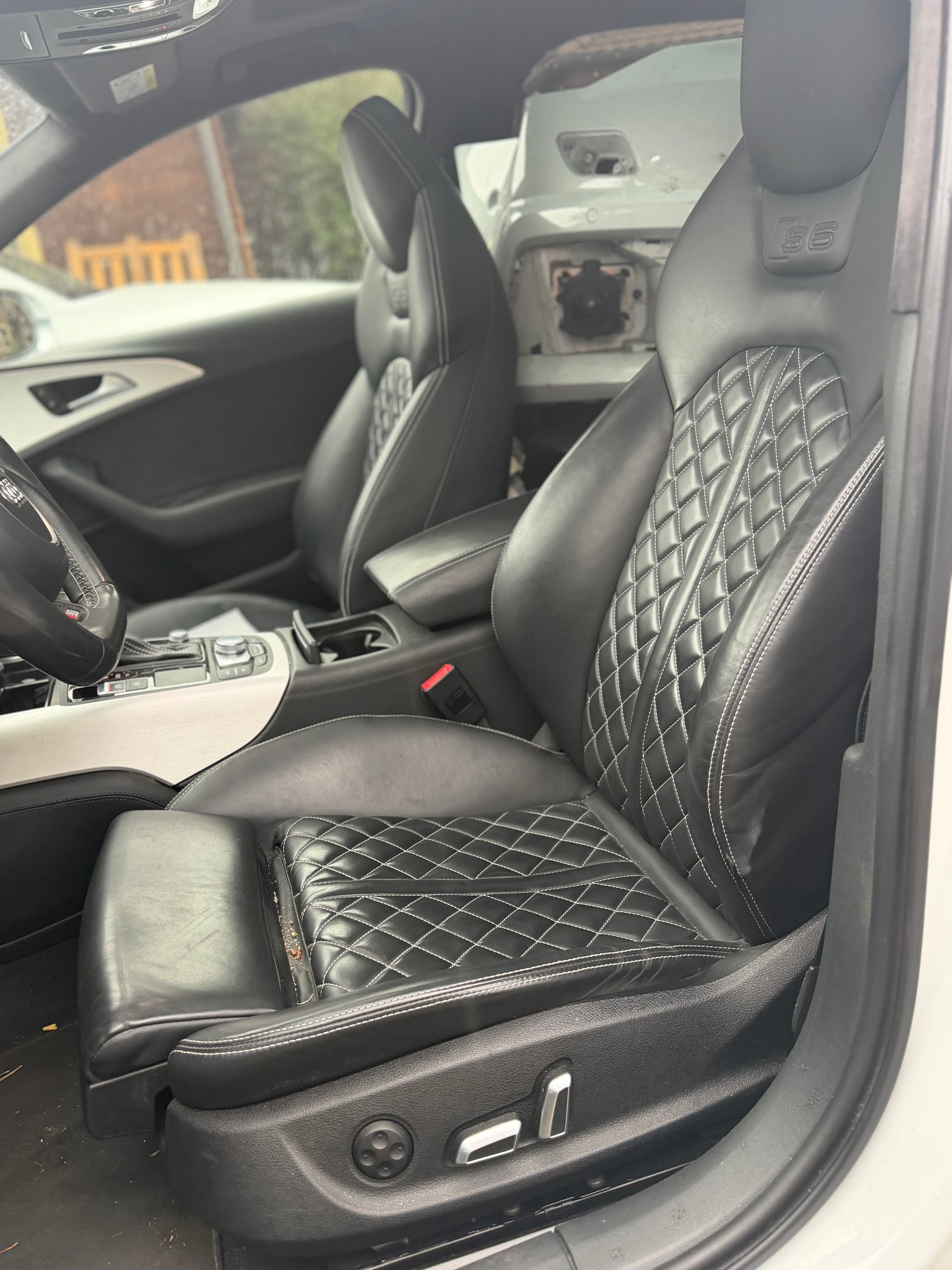 AUDI S6 Avant 4.0 TFSI V8 quattro S-tronic-image-10