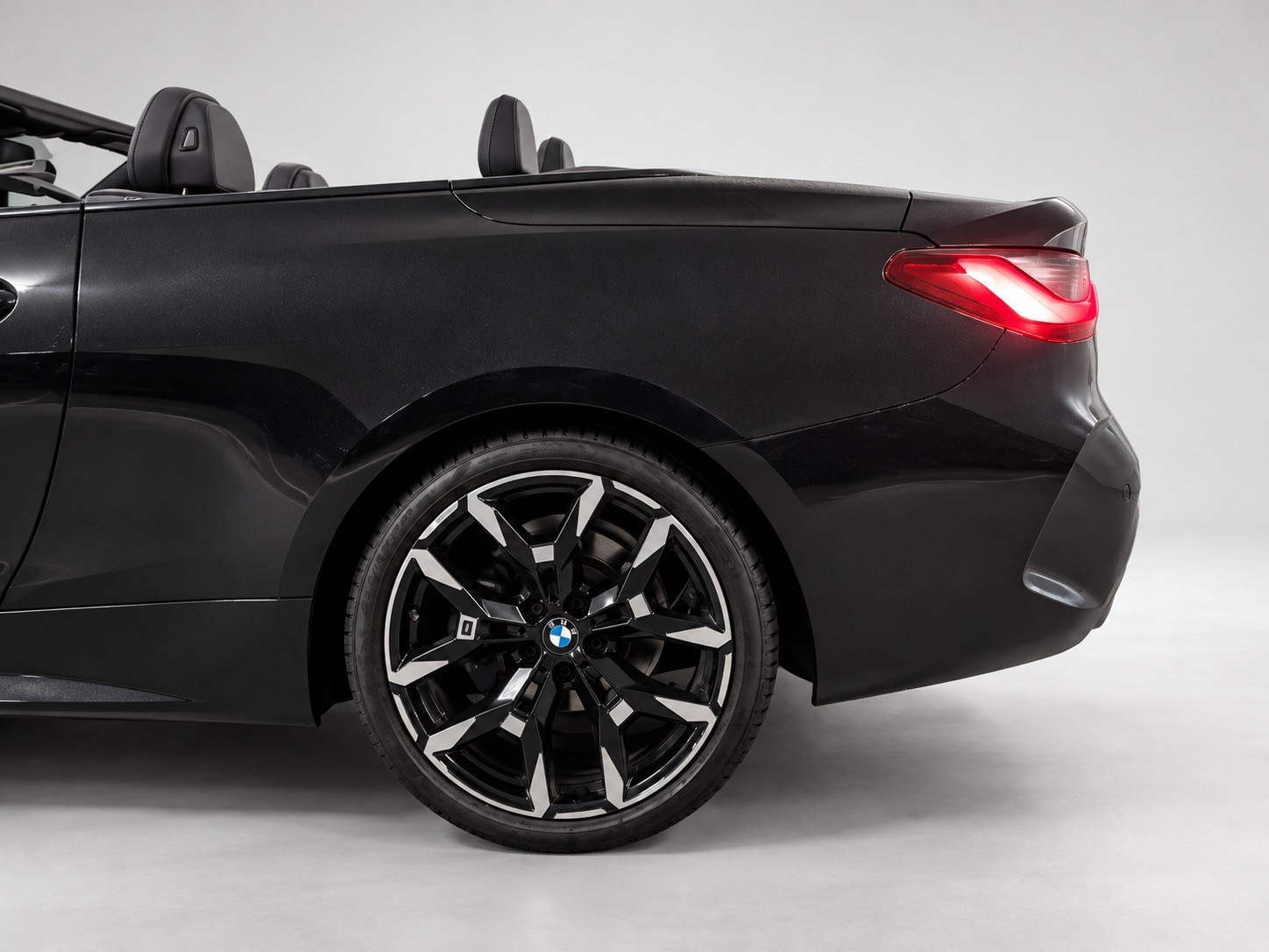 BMW 420i Cabriolet M Sport Steptronic-image-15