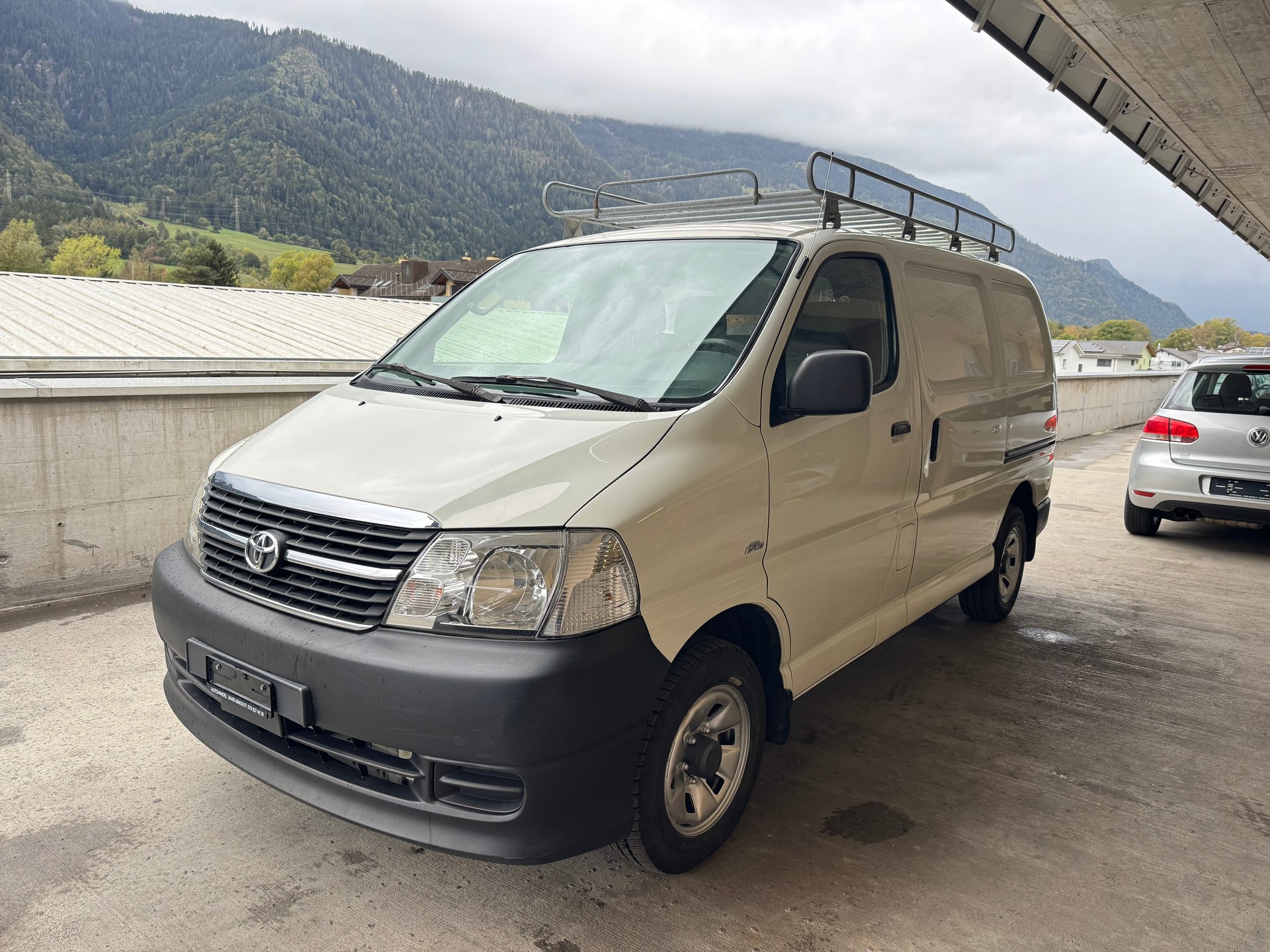 TOYOTA Hiace D-4D Van 4WD SWB-image-0