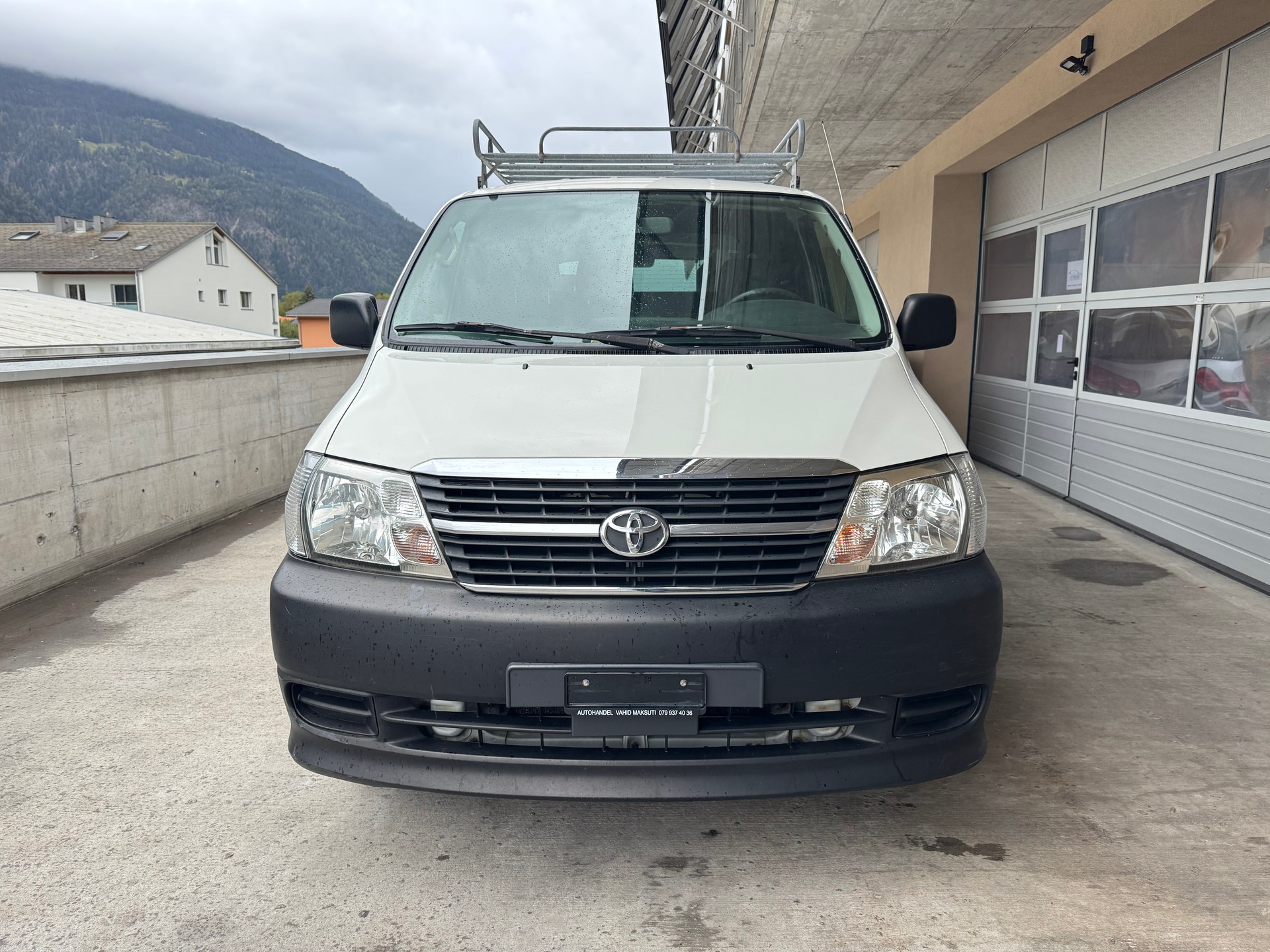 TOYOTA Hiace D-4D Van 4WD SWB-image-1