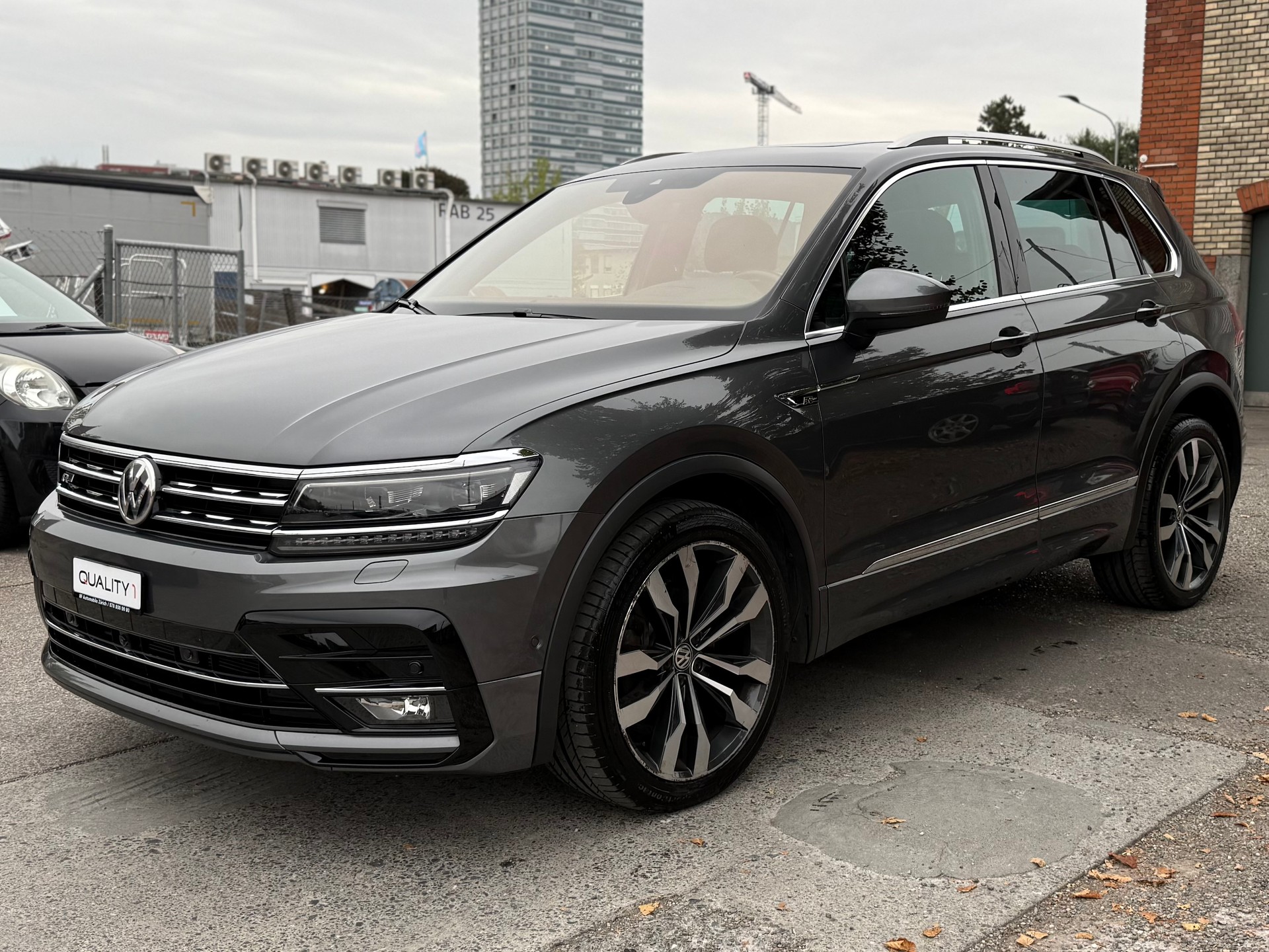 VW Tiguan 2.0TSI Highline R-Line 4Motion DSG-image-2