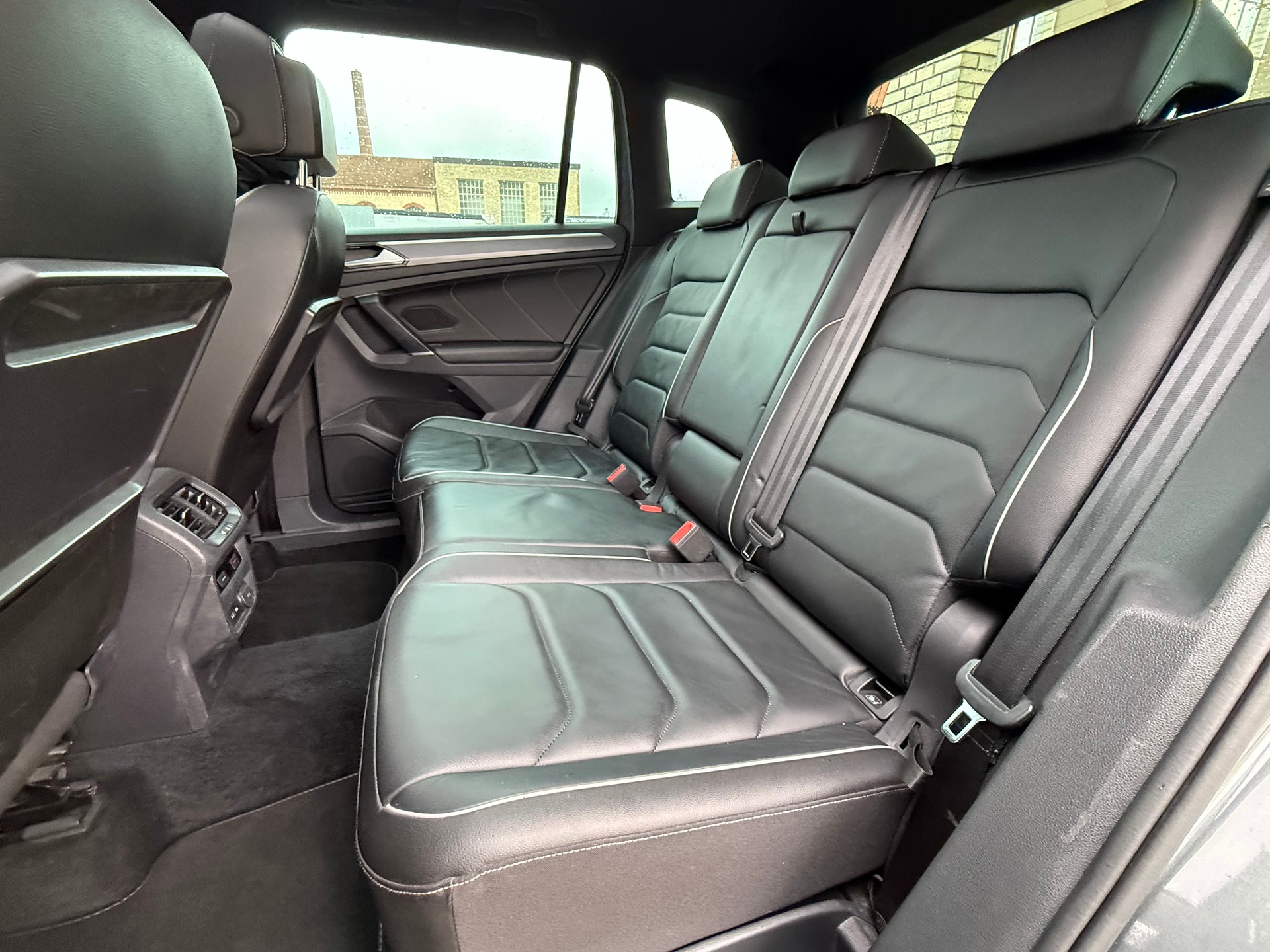 VW Tiguan 2.0TSI Highline R-Line 4Motion DSG-image-15