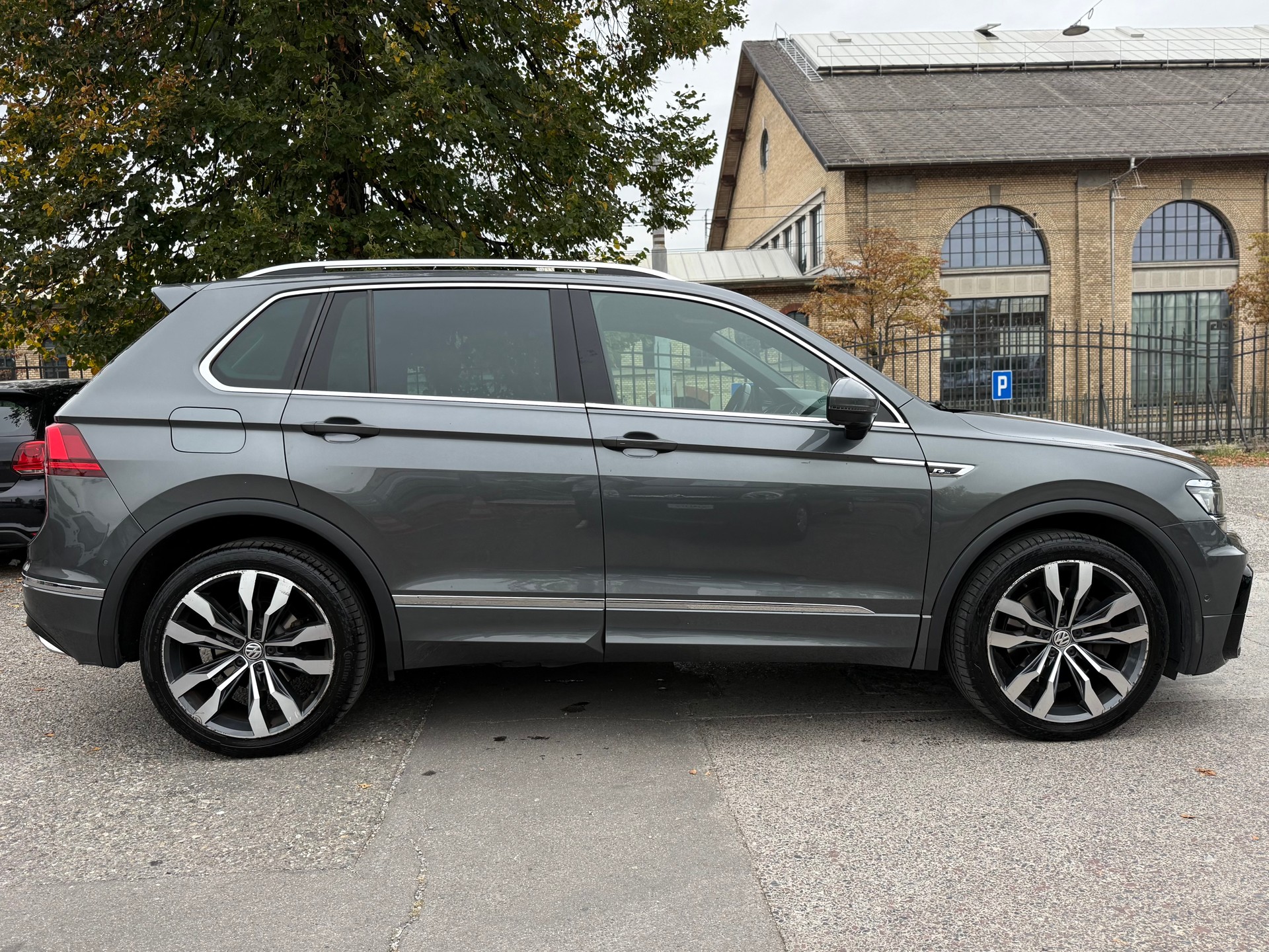 VW Tiguan 2.0TSI Highline R-Line 4Motion DSG-image-3
