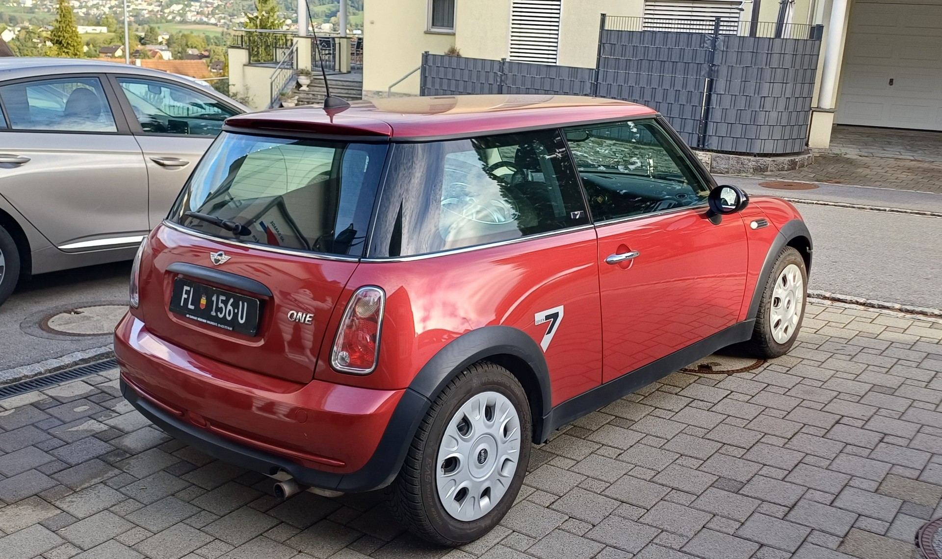MINI One-image-3
