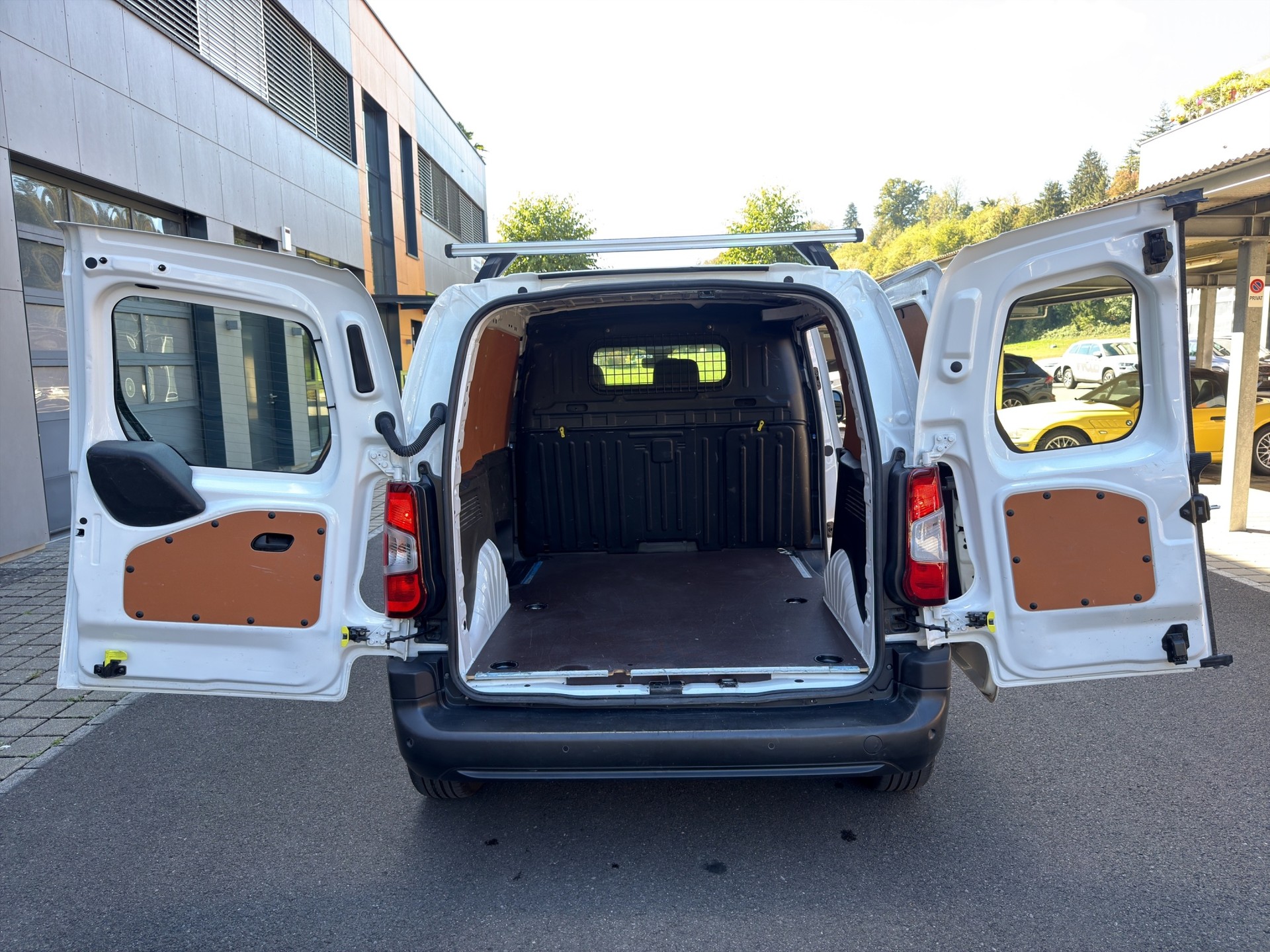 PEUGEOT Partner 1.2 Pure Tech s/s Premium EAT8 1000kg-image-16