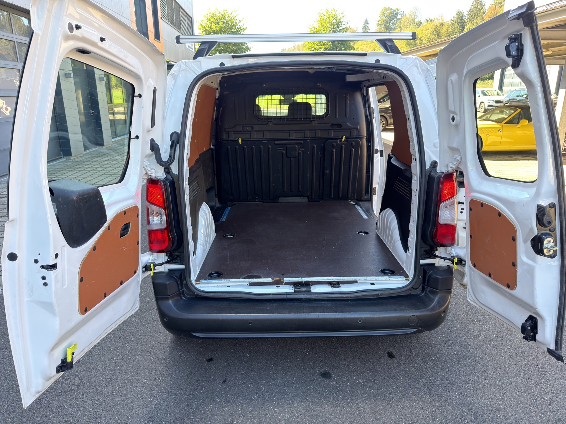 PEUGEOT Partner 1.2 Pure Tech s/s Premium EAT8 1000kg-image-15