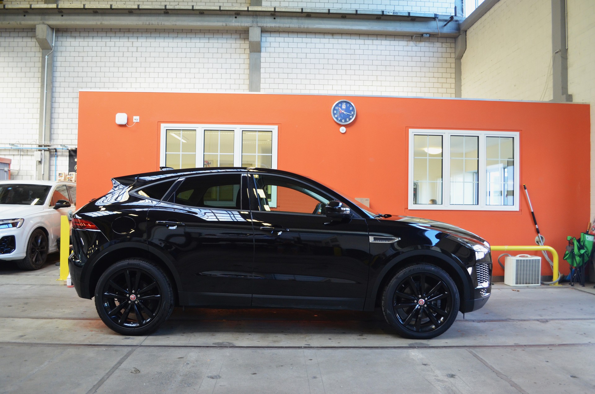 JAGUAR E-Pace 2.0 P300 S AWD Automatik-image-3