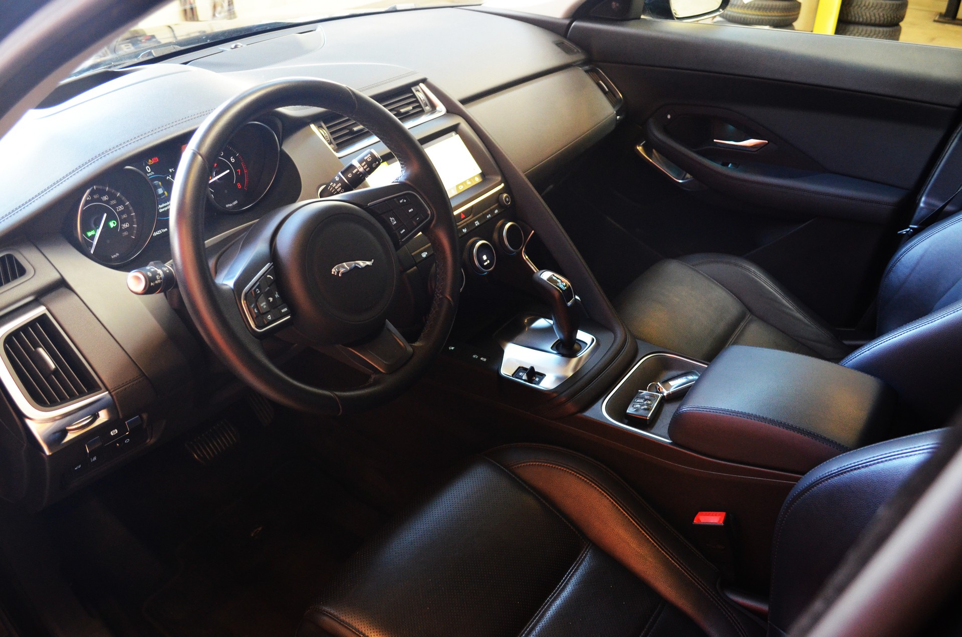 JAGUAR E-Pace 2.0 P300 S AWD Automatik-image-7