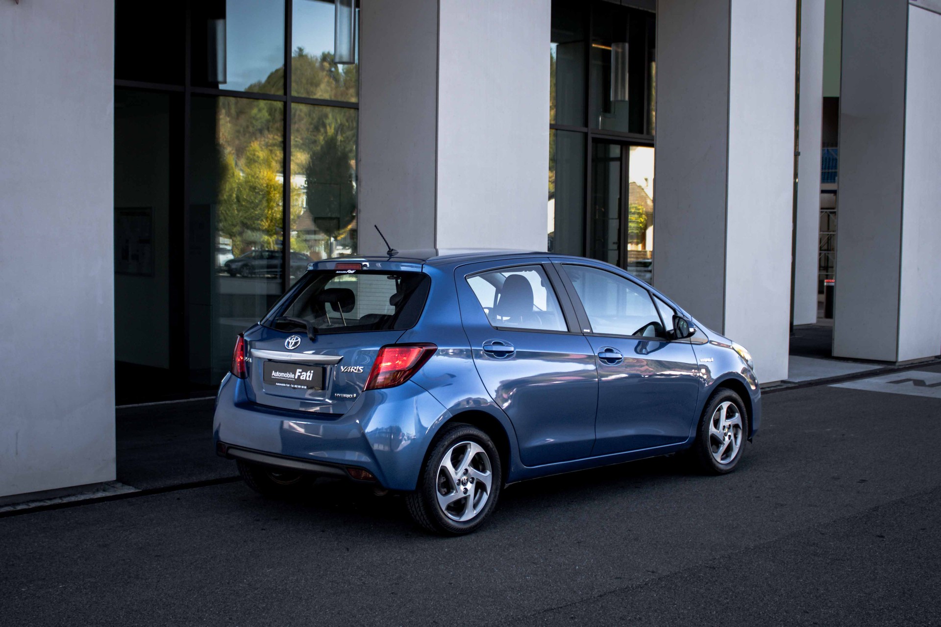 TOYOTA Yaris 1.5 VVT-i Hybrid Edition S e-CVT-image-6