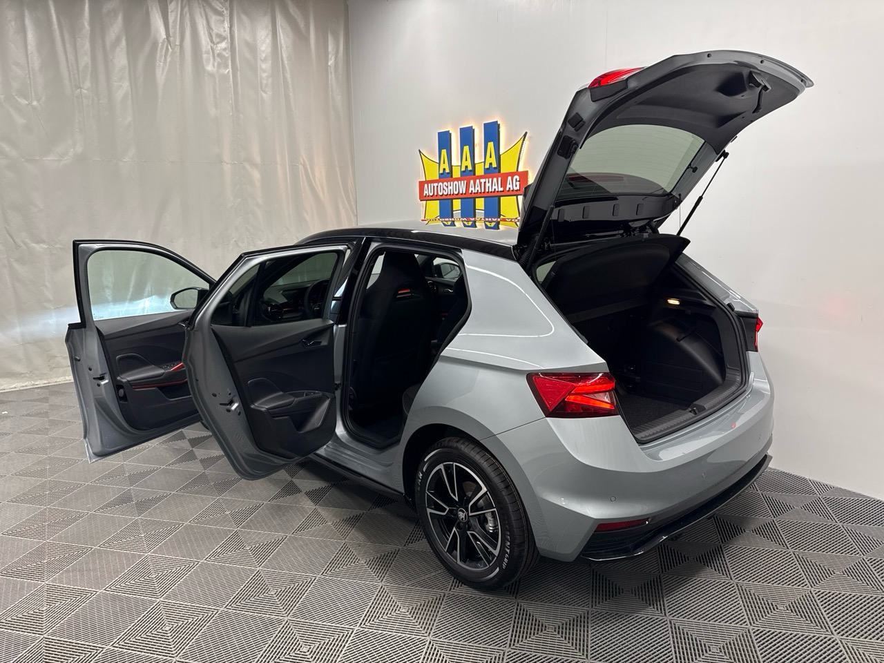 SKODA Fabia 1.5 TSI Monte Carlo DSG-image-12