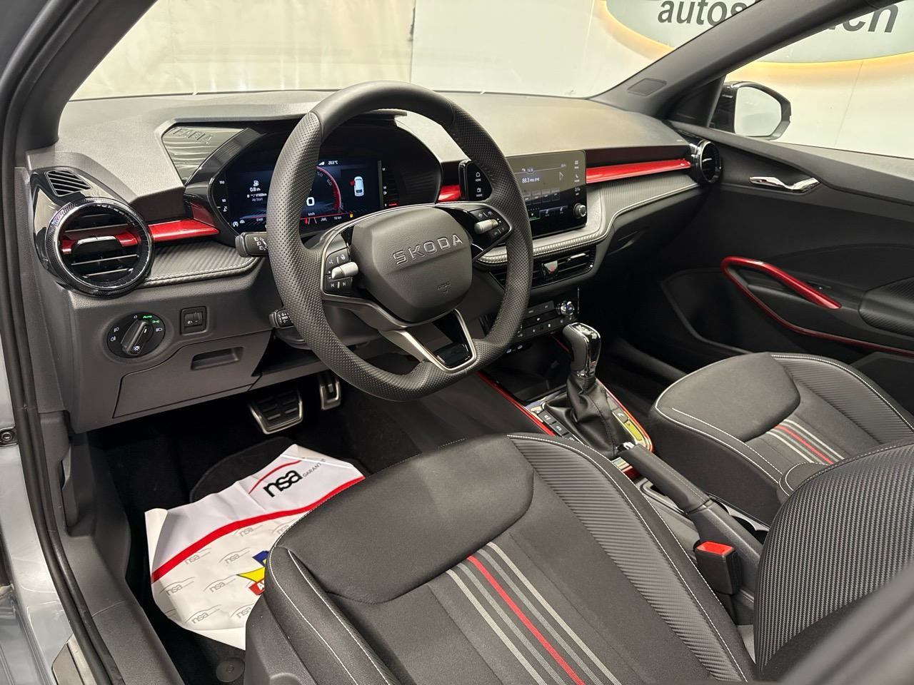SKODA Fabia 1.5 TSI Monte Carlo DSG-image-2