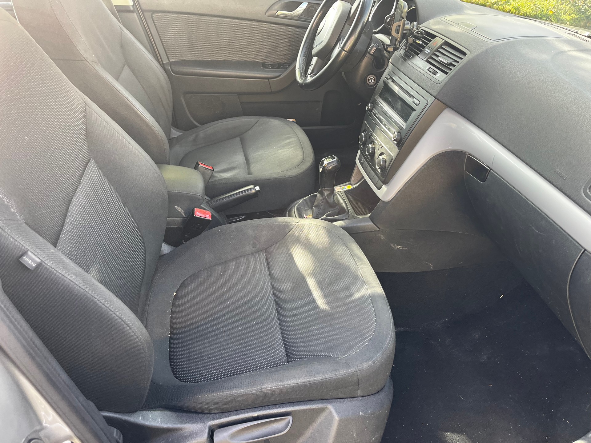SKODA Yeti 1.2 TSI Ambition-image-11