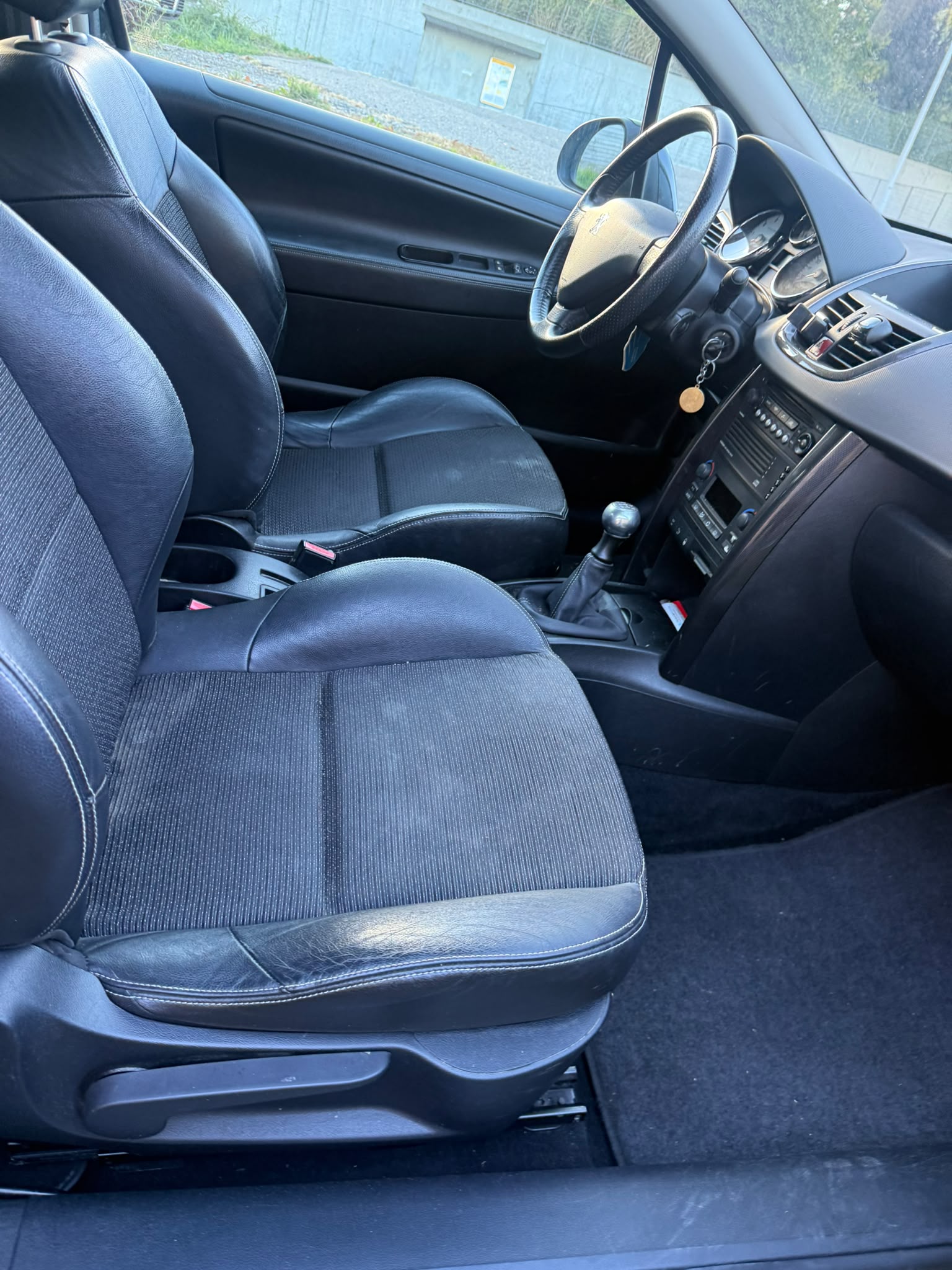 PEUGEOT 207 1.6 16V Turbo GT 150-image-3
