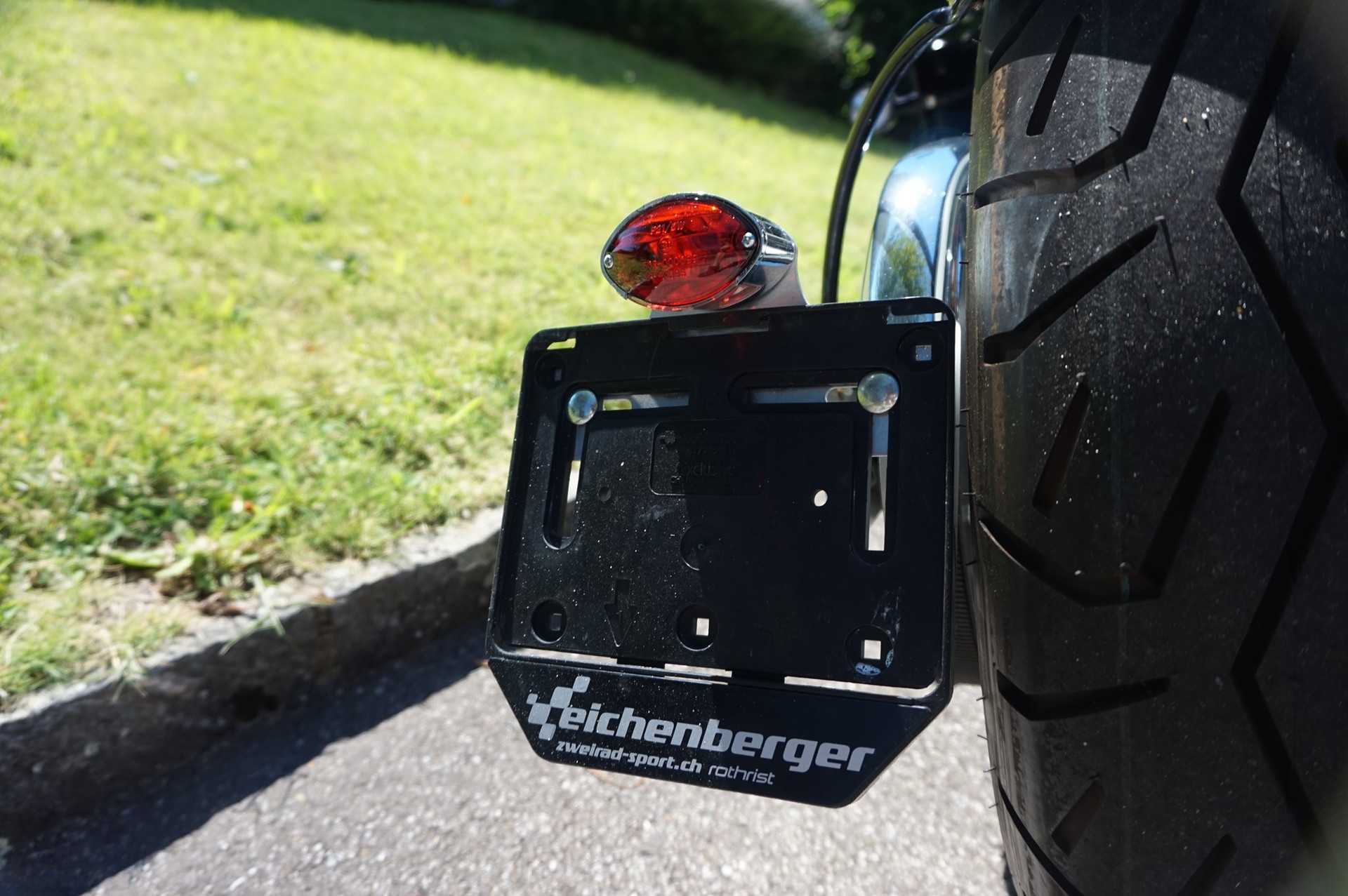 KAWASAKI VN 900 Bobber-image-10