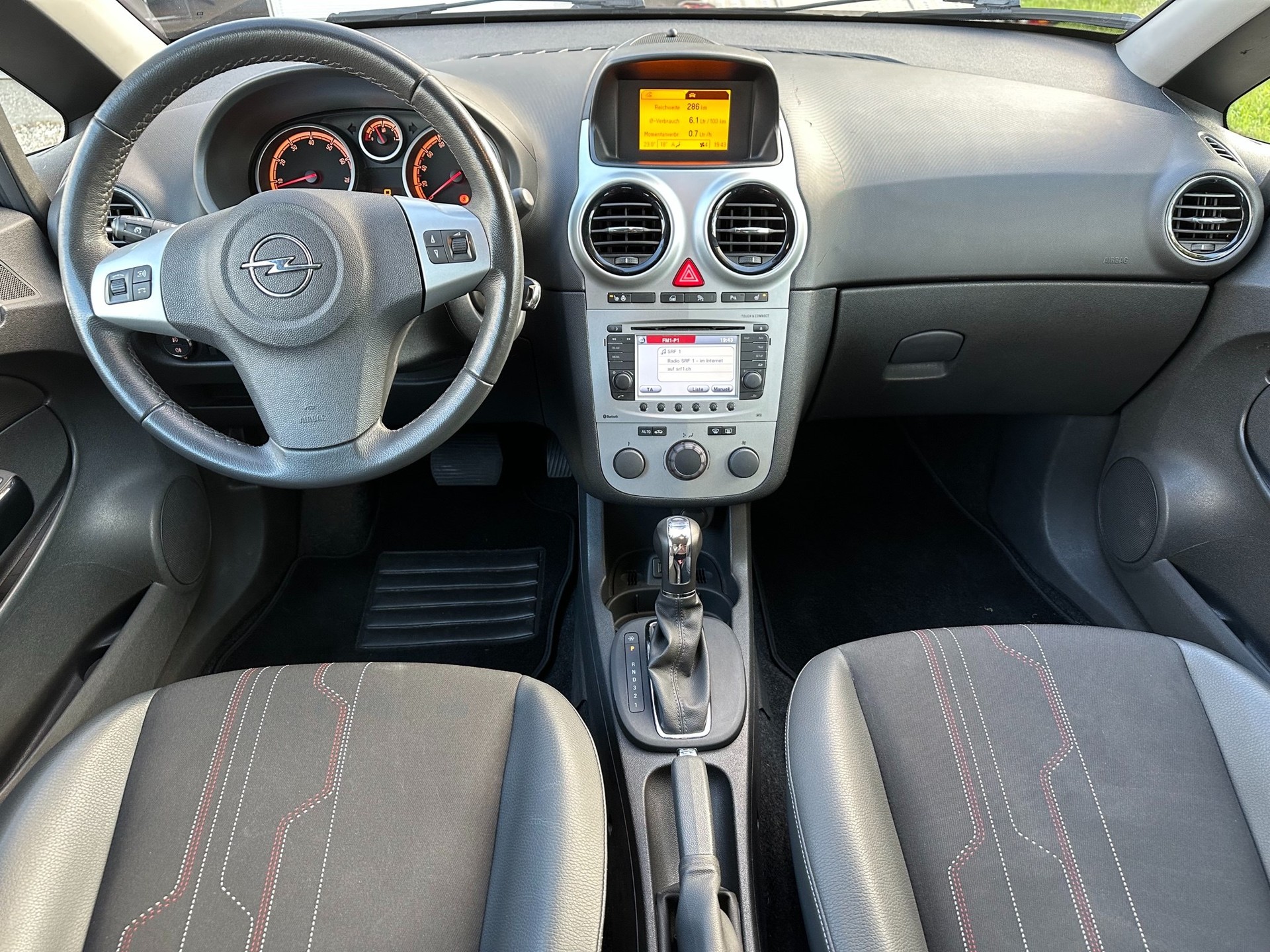 OPEL Corsa 1.4 TP Sport Automatic-image-6