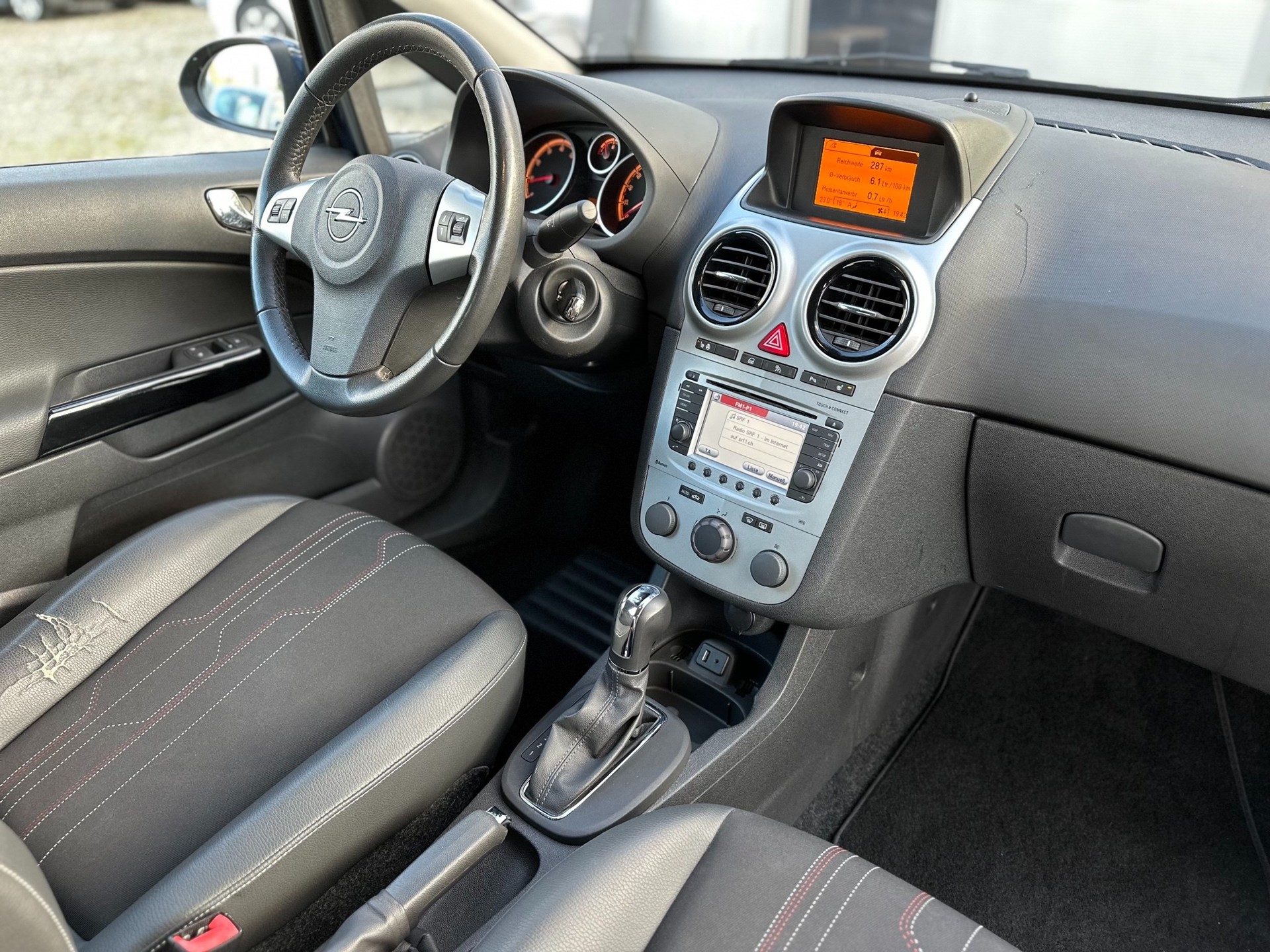 OPEL Corsa 1.4 TP Sport Automatic-image-5