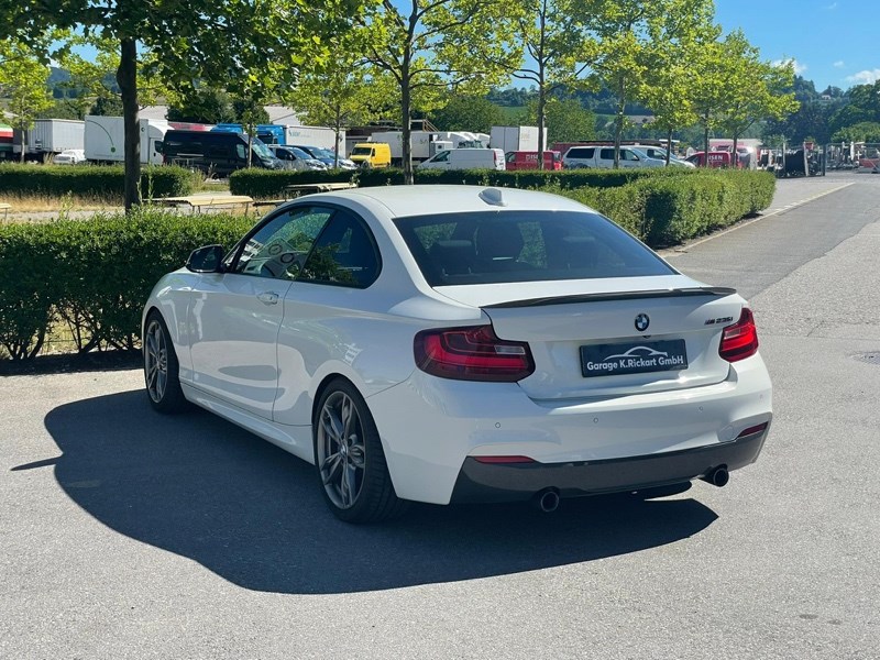BMW M235i Steptronic-image-5