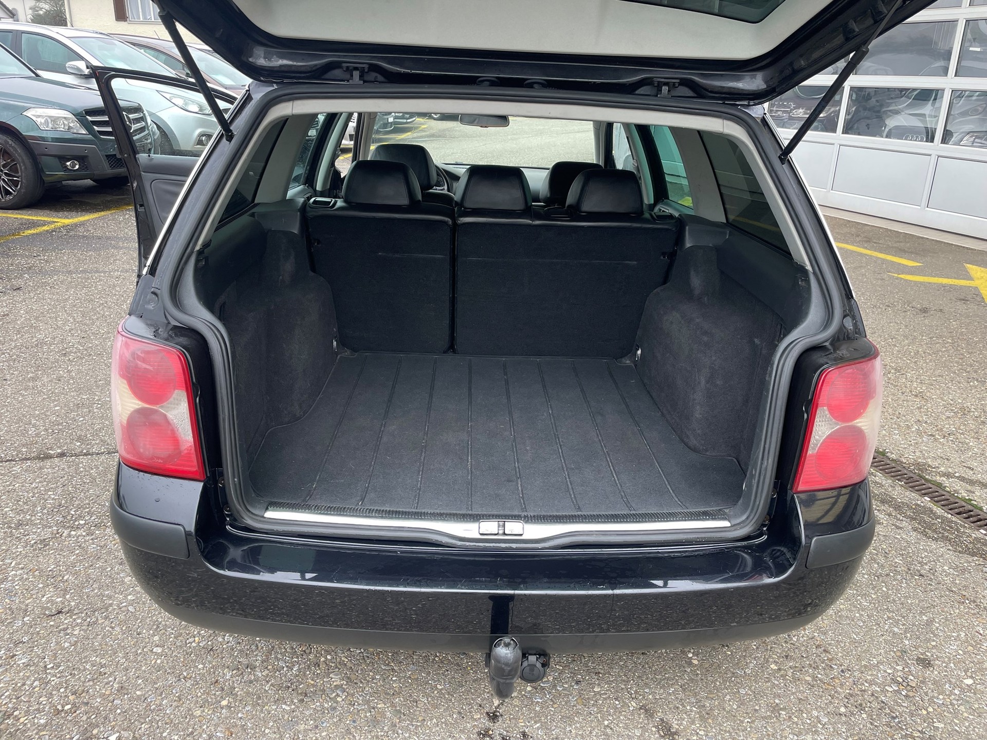 VW Passat Variant 1.8 T Highline-image-8