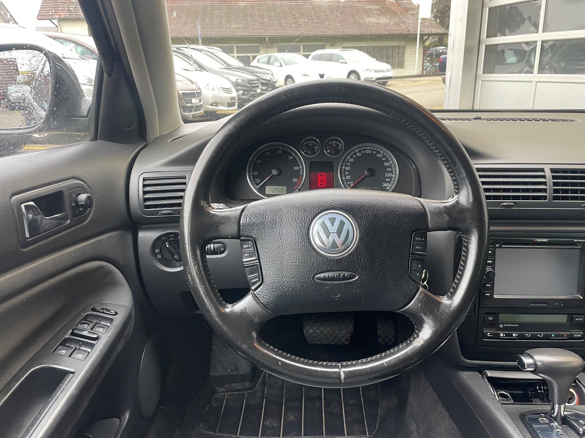 VW Passat Variant 1.8 T Highline-image-10