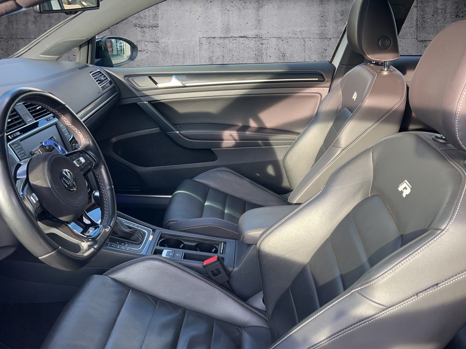 VW Golf 2.0 TSI R 4Motion DSG-image-11