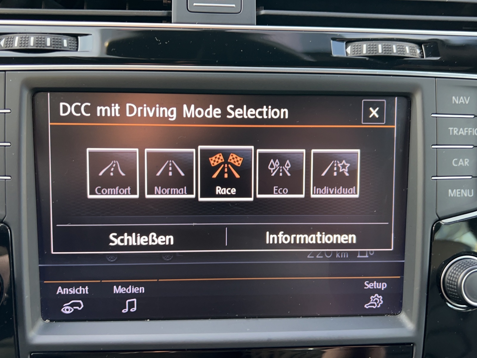 VW Golf 2.0 TSI R 4Motion DSG-image-22